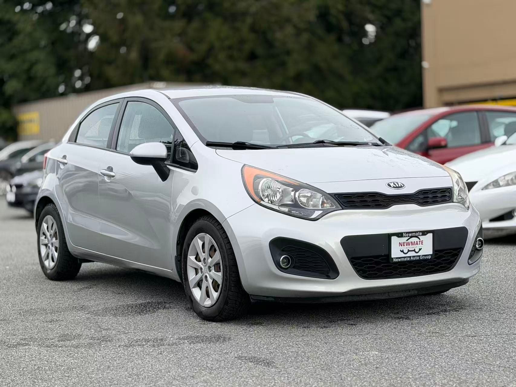 2013 Kia Rio LX Hatchback. LOCAL BC VEHICLE. LOW KILOMETRES. SECOND SET OF TIRES.