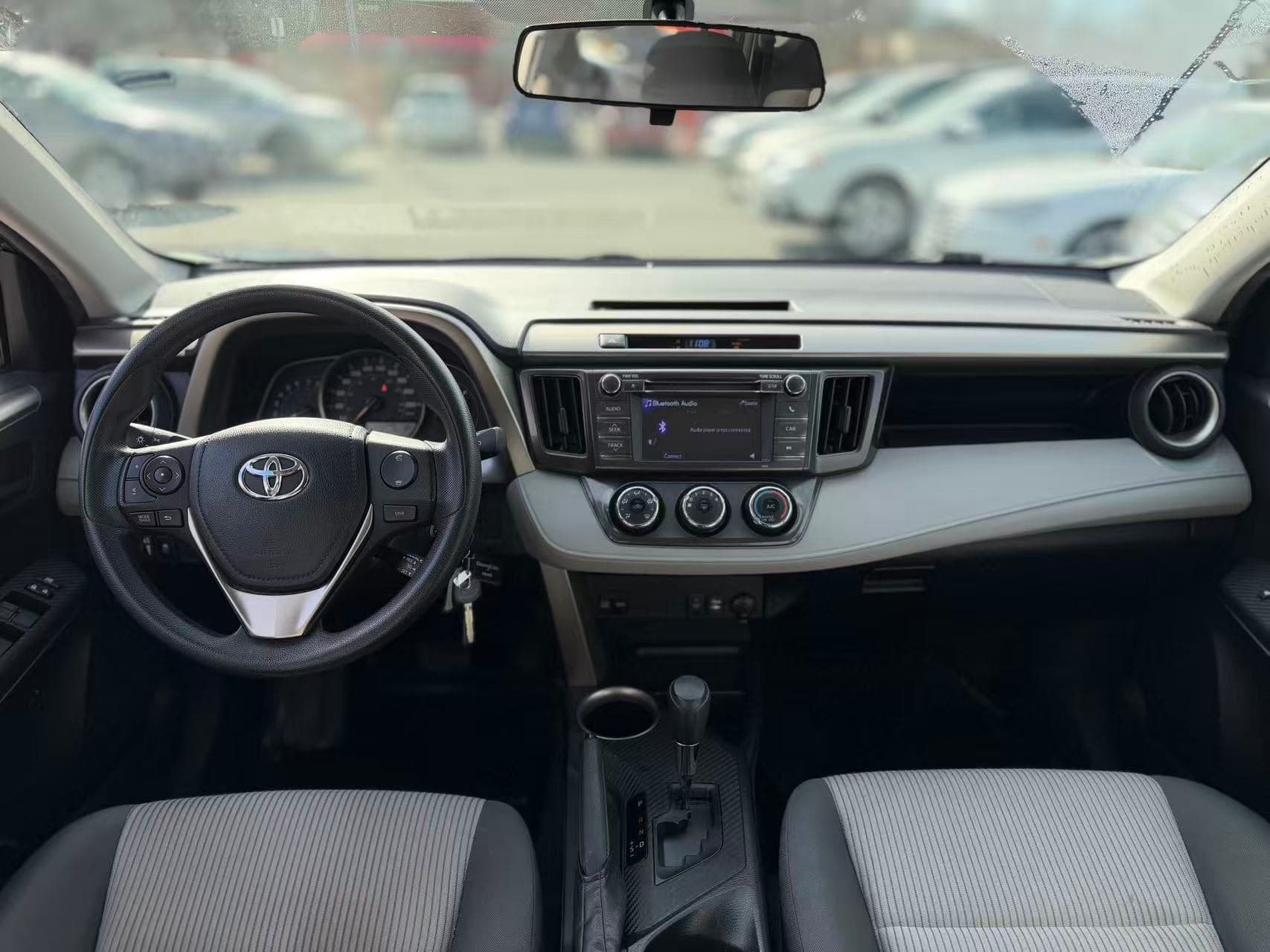 2013 Toyota RAV4 LE. NO ACCIDENT.