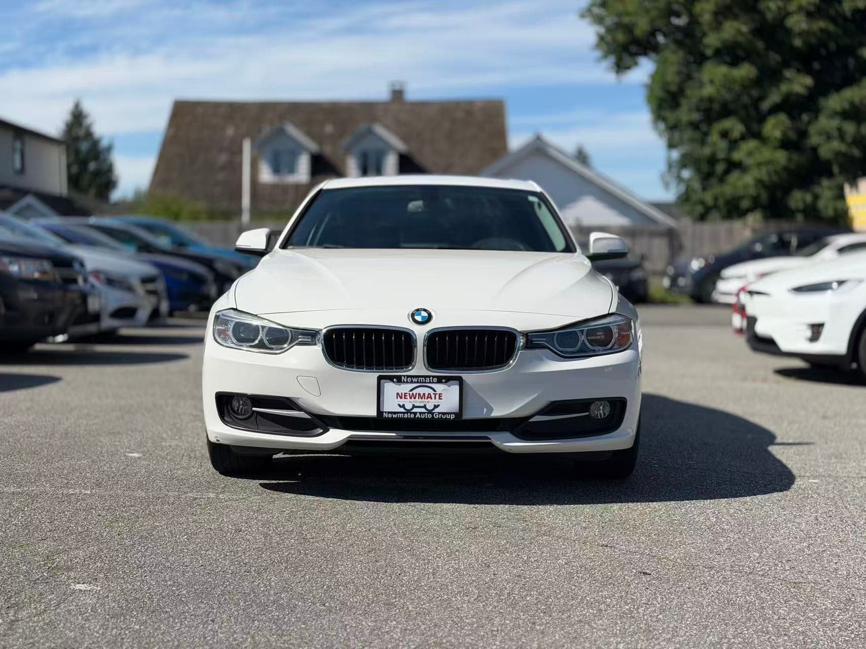 2014 BMW 3-Series 320i xDrive. LOCAL BC VEHICLE.