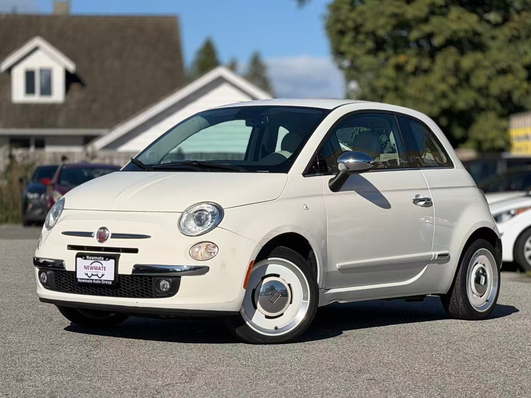 2014 Fiat 500 Lounge. LOCAL BC VEHICLE. LOW KILOMETRES.
