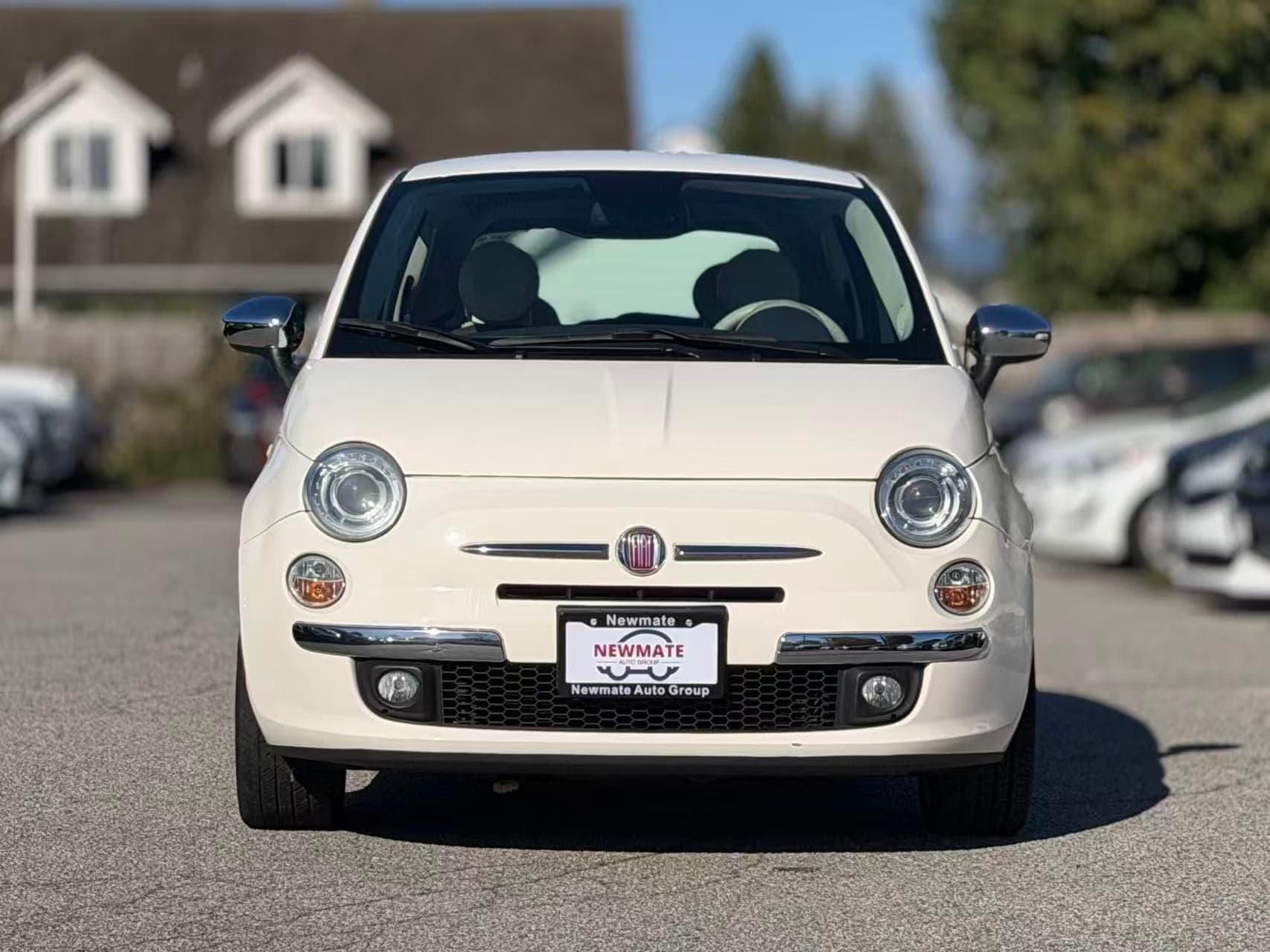 2014 Fiat 500 Lounge. LOCAL BC VEHICLE. LOW KILOMETRES.