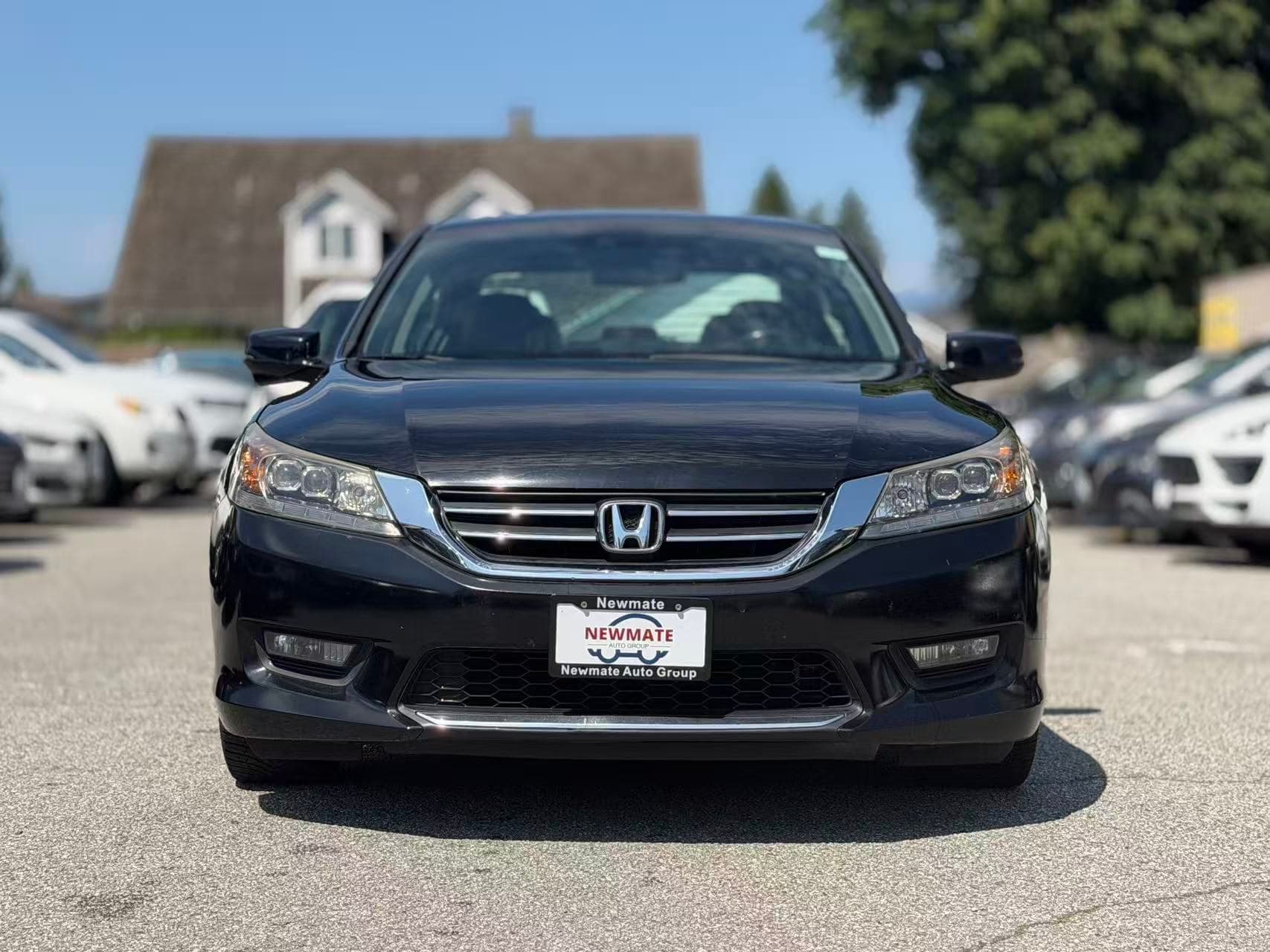 2014 Honda Accord Touring. LOCAL BC VEHICLE. ONE OWNER.