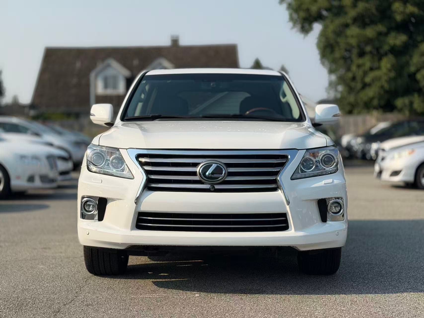 2015 Lexus LX LX 570. LOCAL BC VEHICLE. 7 SEATER. LOW KILOMETRES.