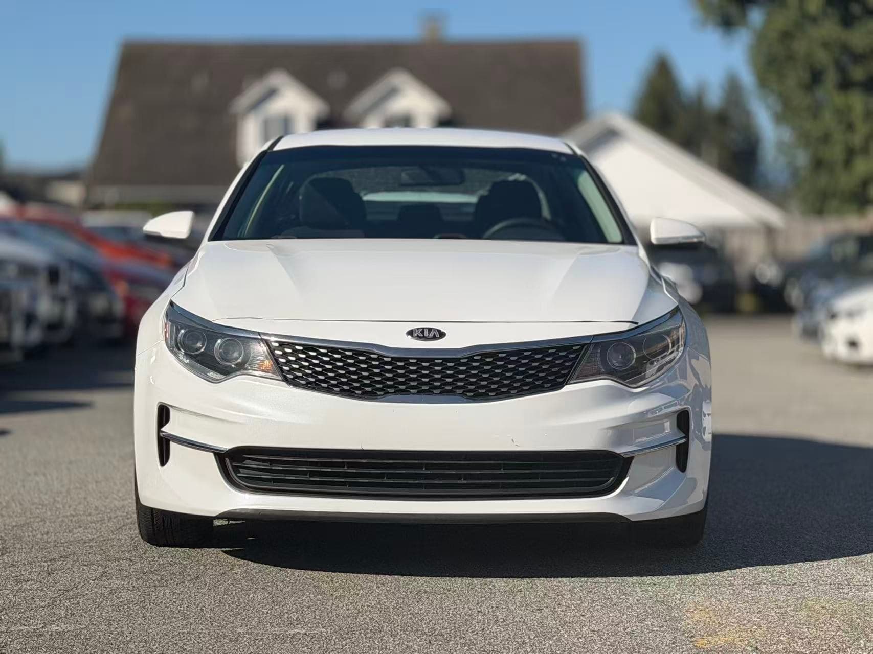 2016 Kia Optima LX+. NO ACCIDENT. LOW KILOMETRES.