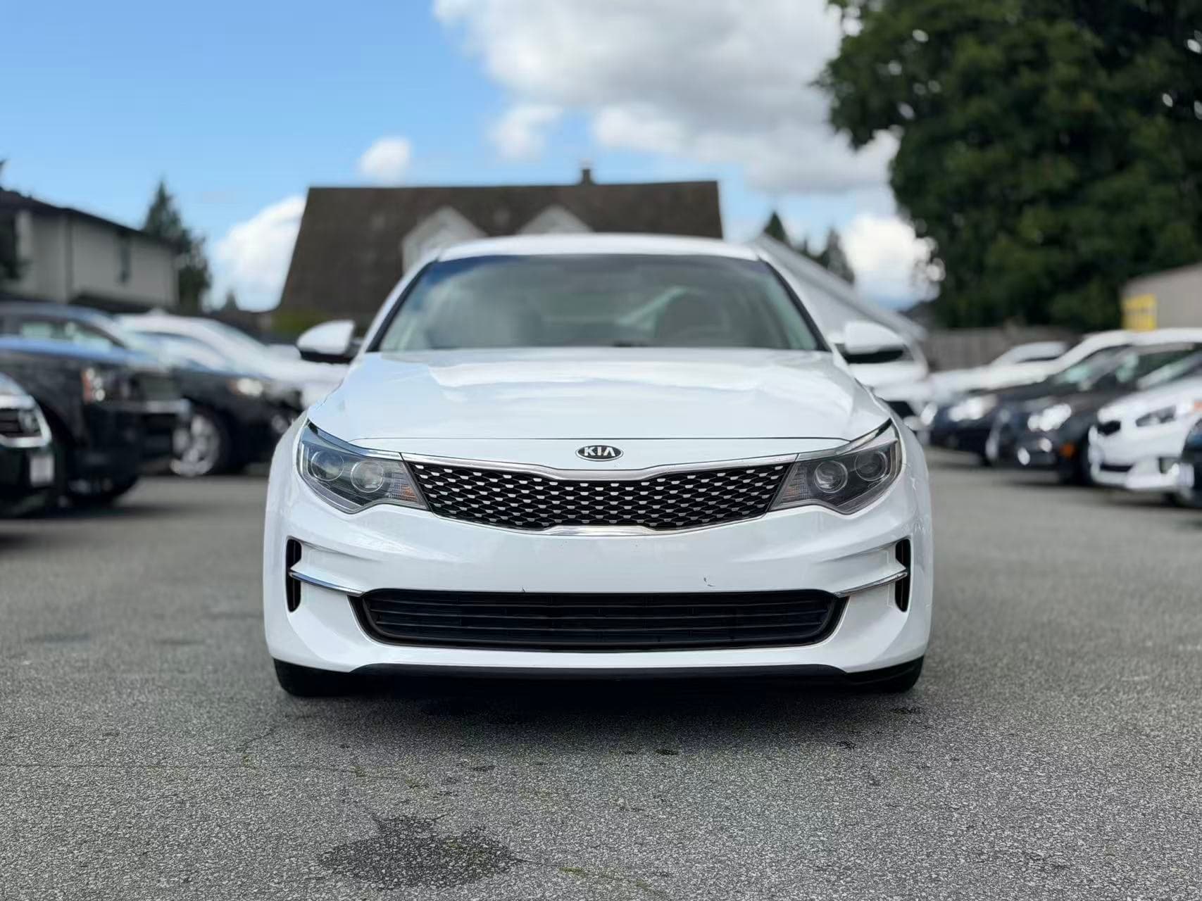 2016 Kia Optima LX+. NO ACCIDENT. LOW KILOMETRES.