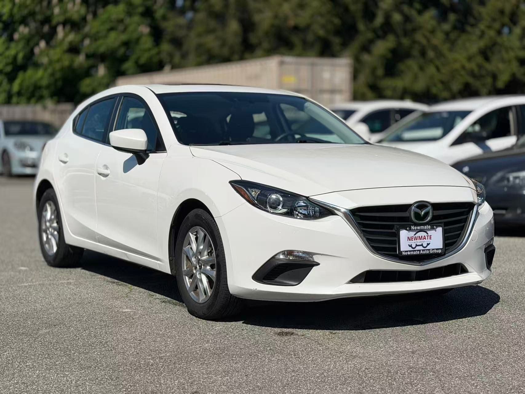 2016 Mazda Mazda3 Sport GS. LOCAL BC VEHICLE. LOW KILOMETRES.