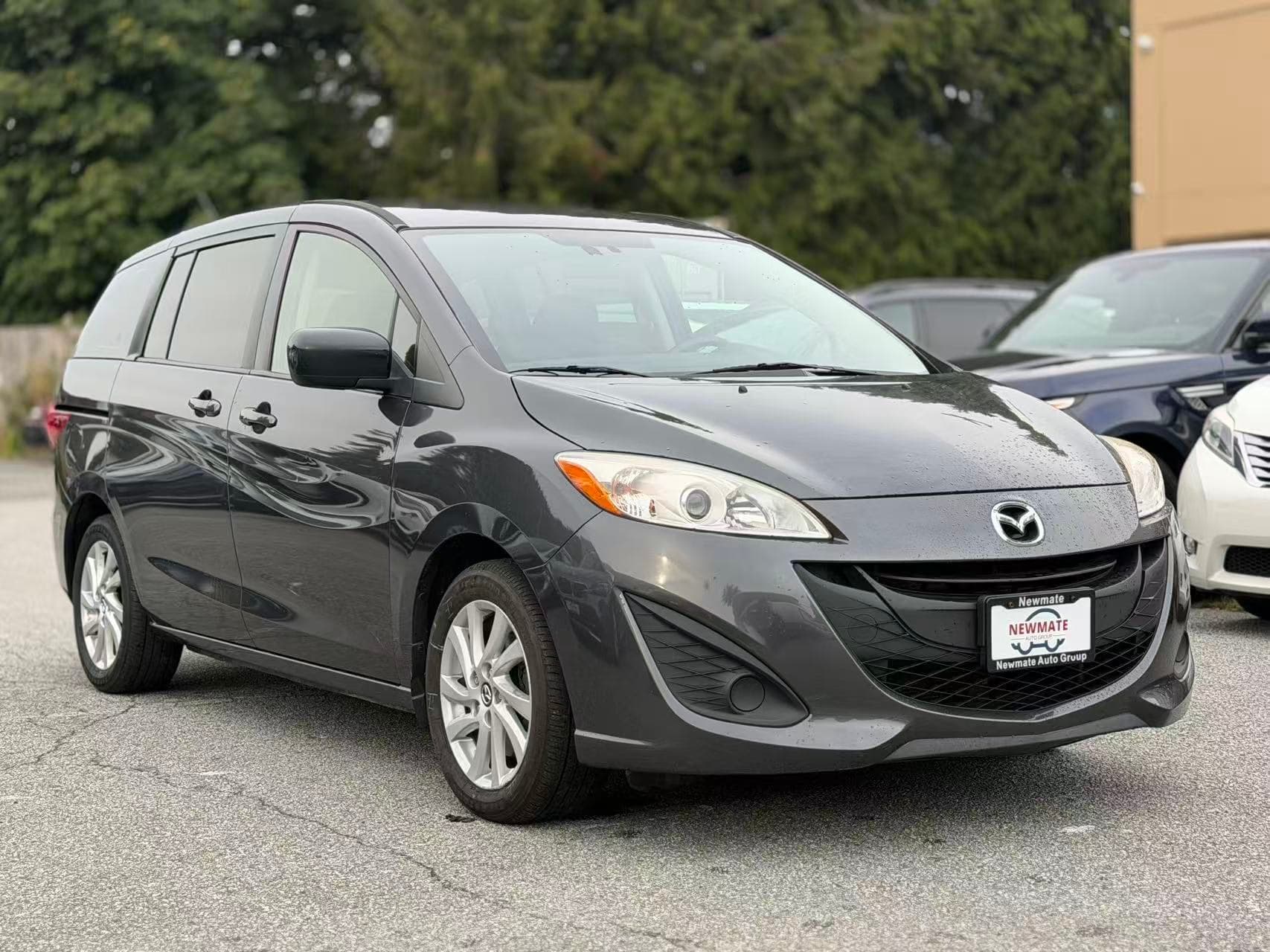 2017 Mazda Mazda5 GS. LOCAL BC VEHICLE. NO ACCIDENT. FULL SERVICE RECORD.