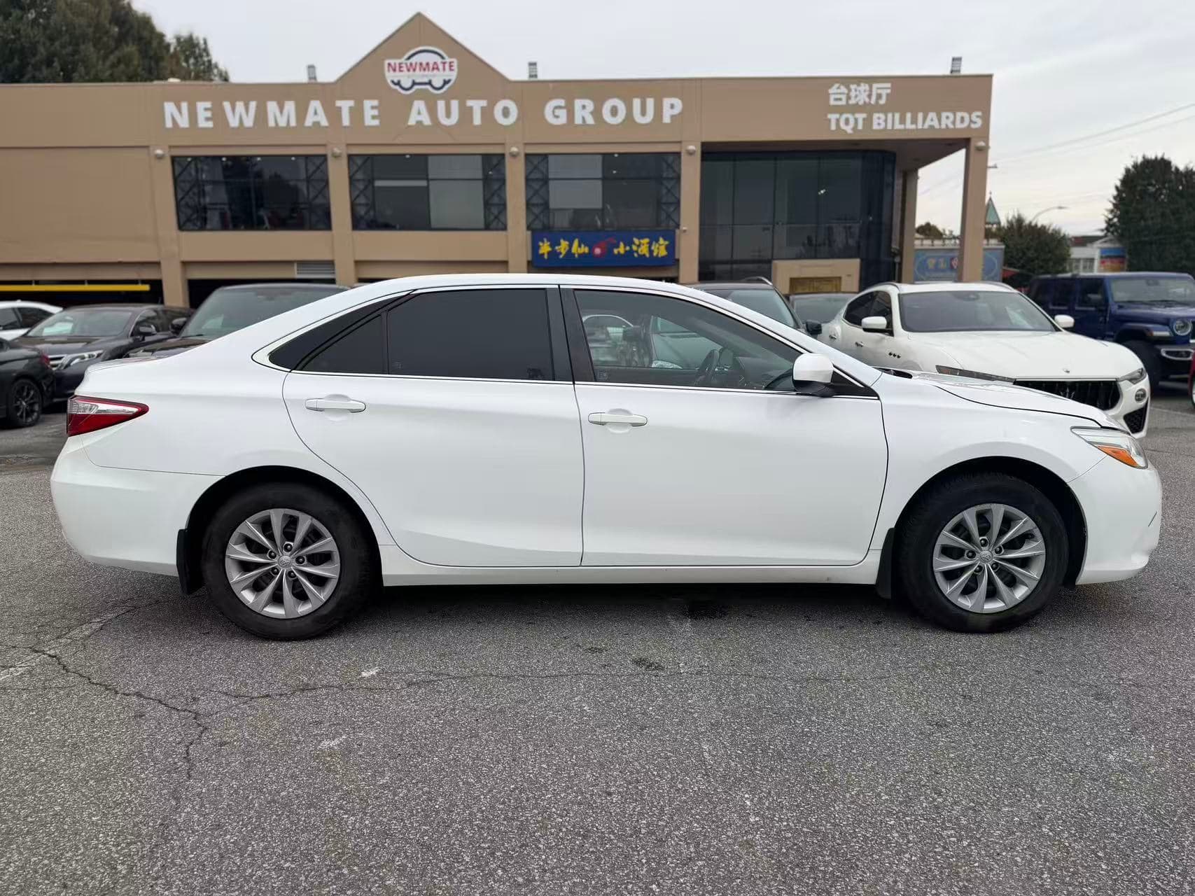 2017 Toyota Camry LE. LOCAL BC VEHICLE. RUNS GREAT.