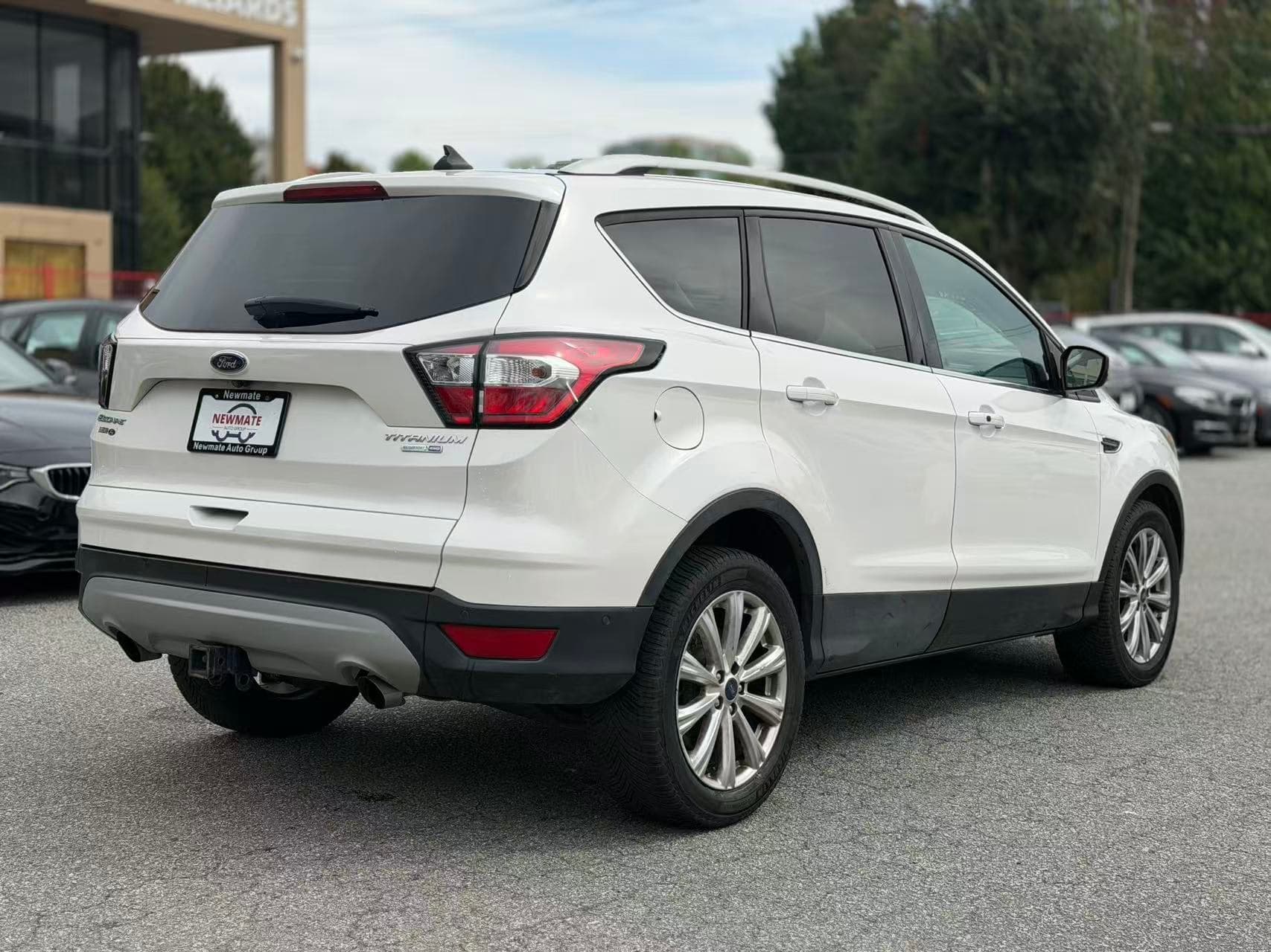2018 Ford Escape Titanium. LOCAL BC VEHICLE. NO ACCIDENT. LOW KILOMETRES.