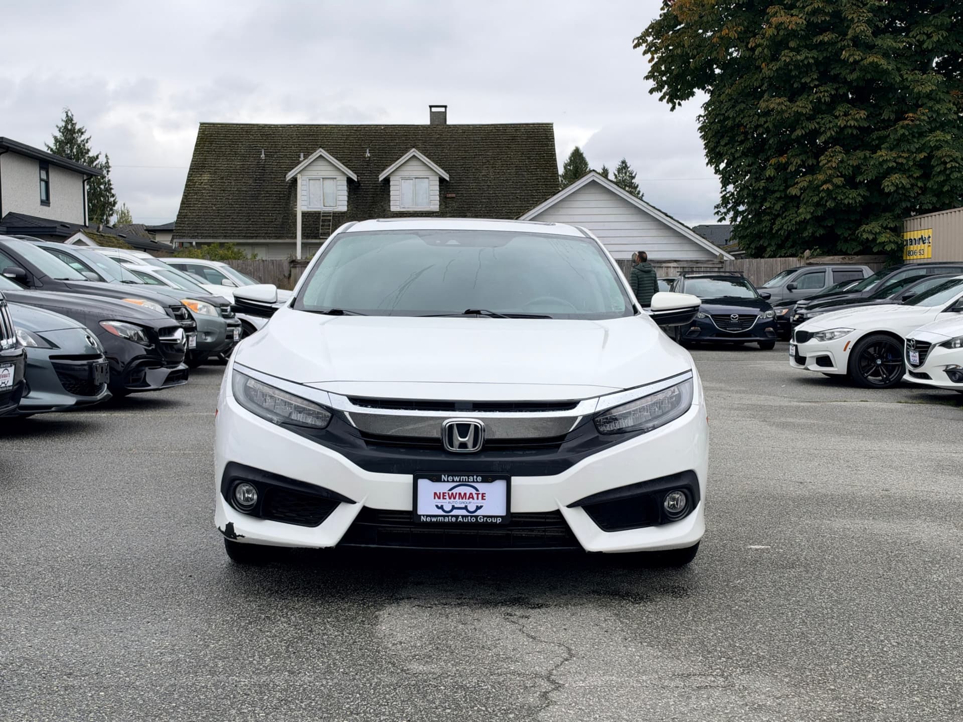 2018 Honda Civic Touring CVT. BC LOCAL VEHICLE. FULL SERVICE RECORD.