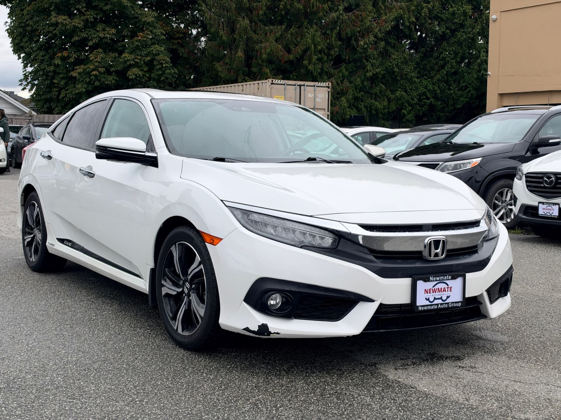 2018 Honda Civic Touring CVT. BC LOCAL VEHICLE. FULL SERVICE RECORD.