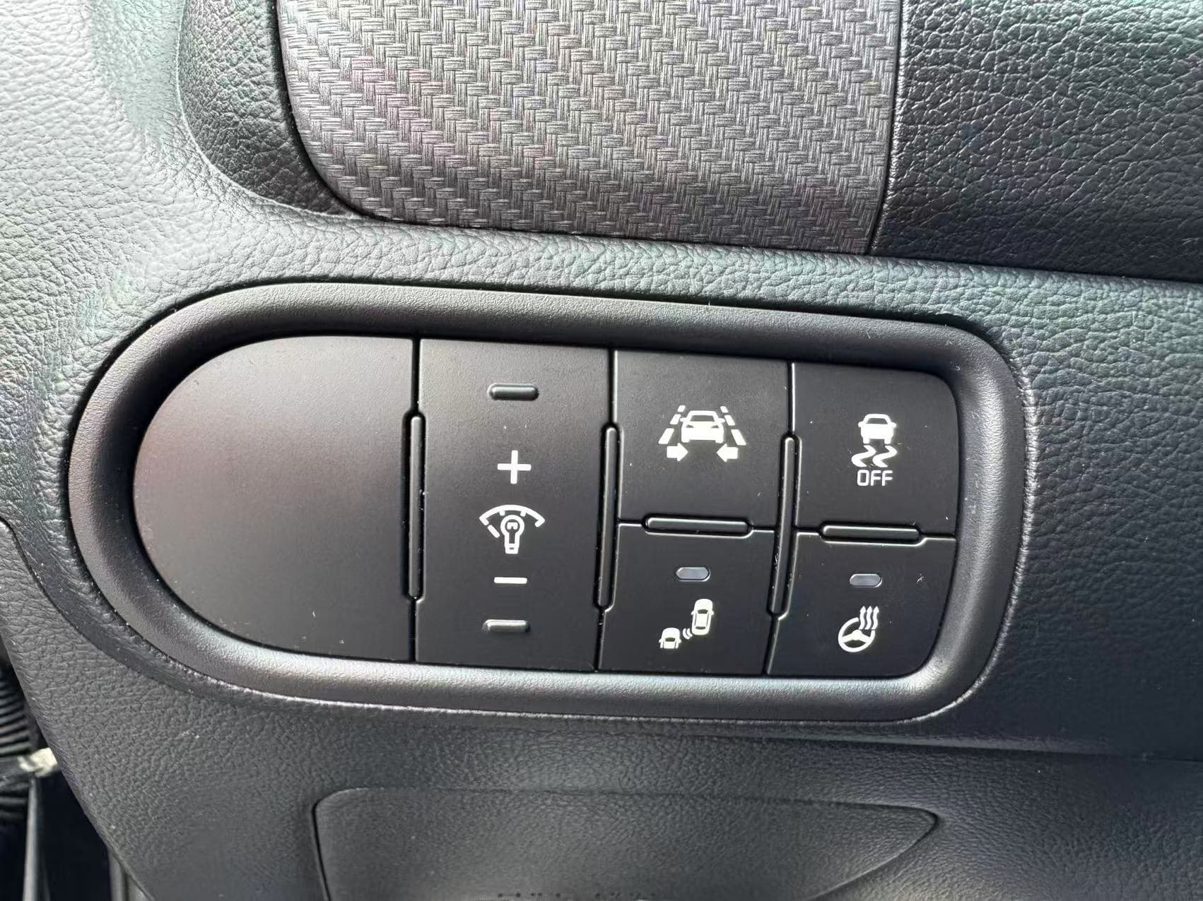 2018 Kia Forte5 SX Auto *Rebuilt Status