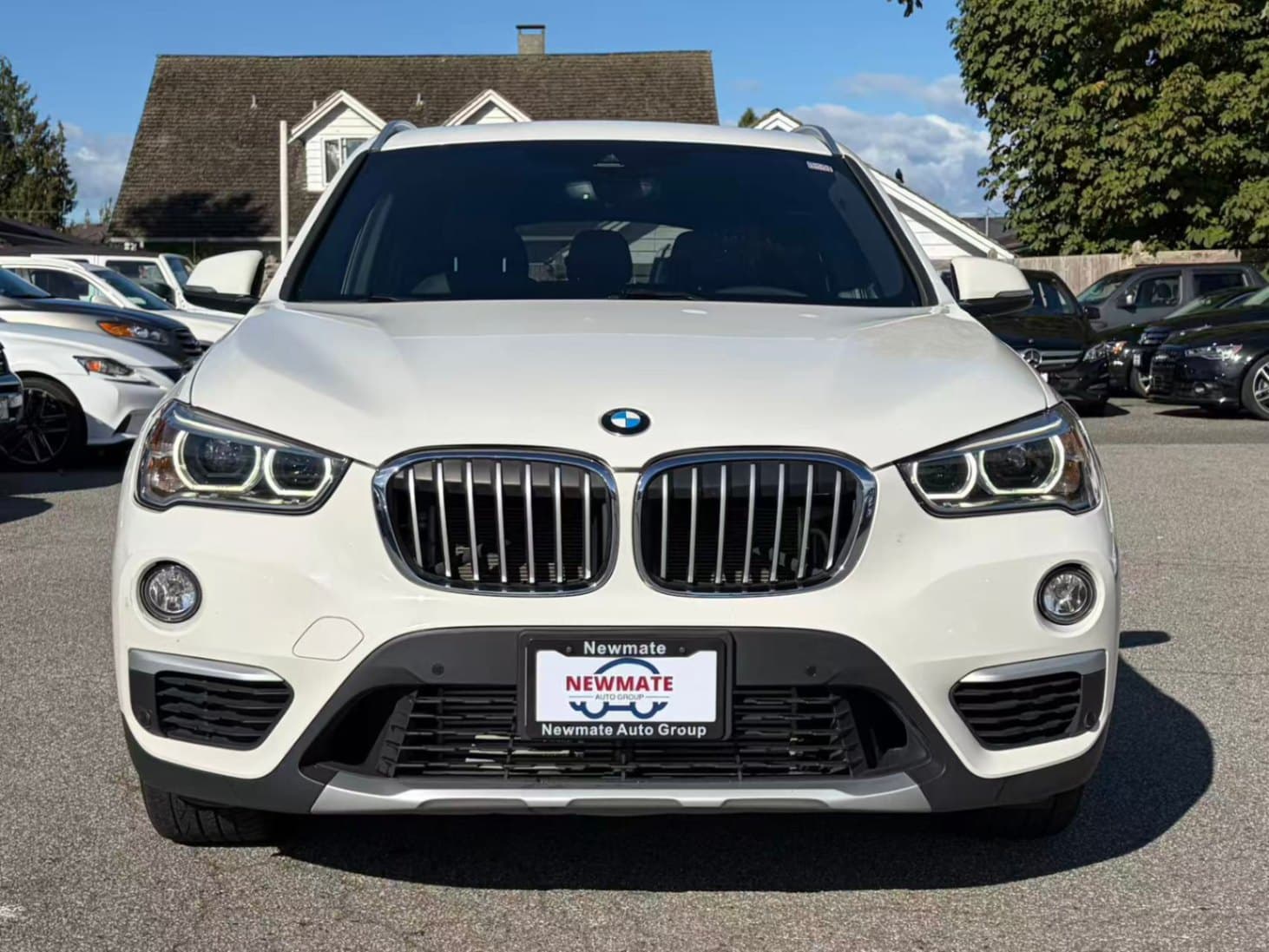 2019 BMW X1 28i xDrive. LOCAL BC VEHICLE. LOW KILOMETRES.