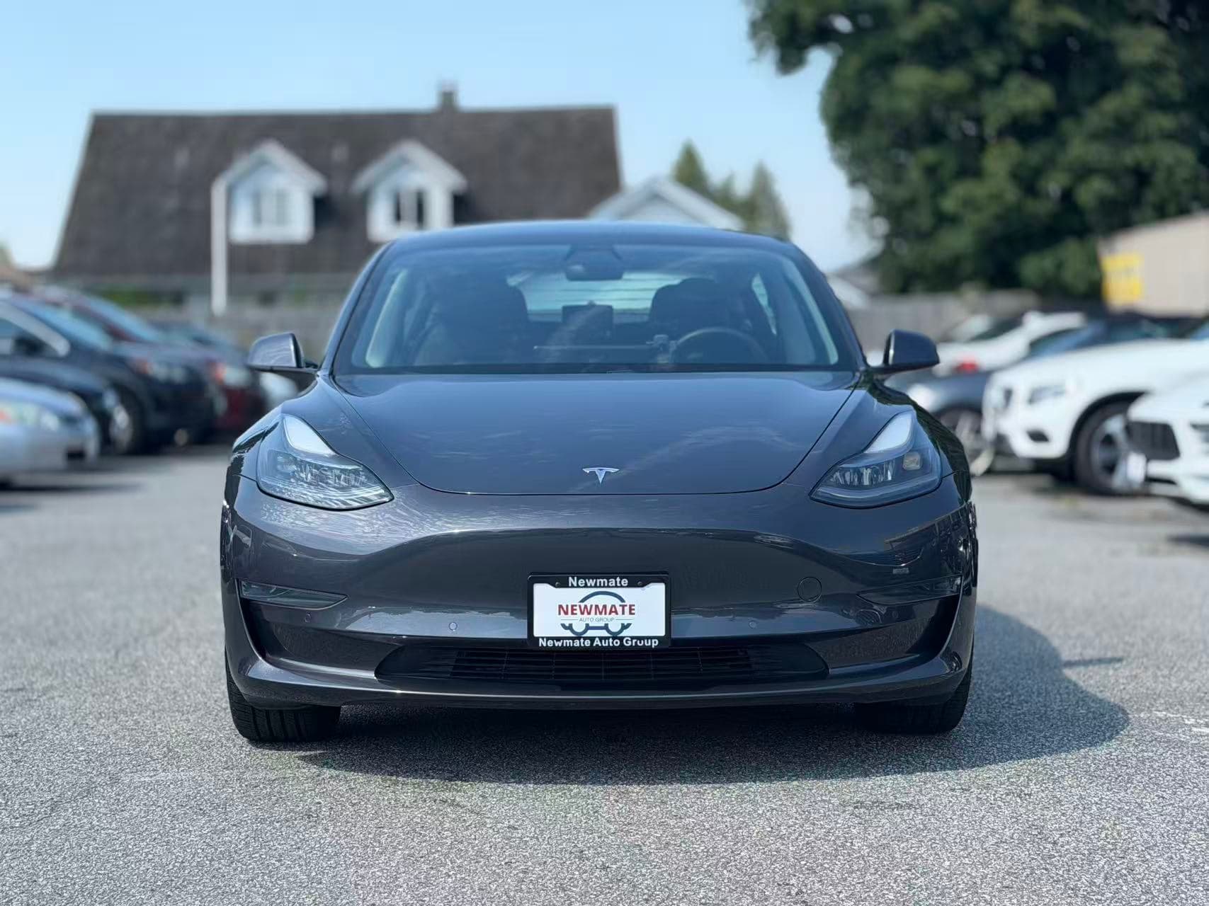 2021 Tesla Model 3 Standard Range Plus. LOCAL BC VEHICLE. LOW KILOMETRES.