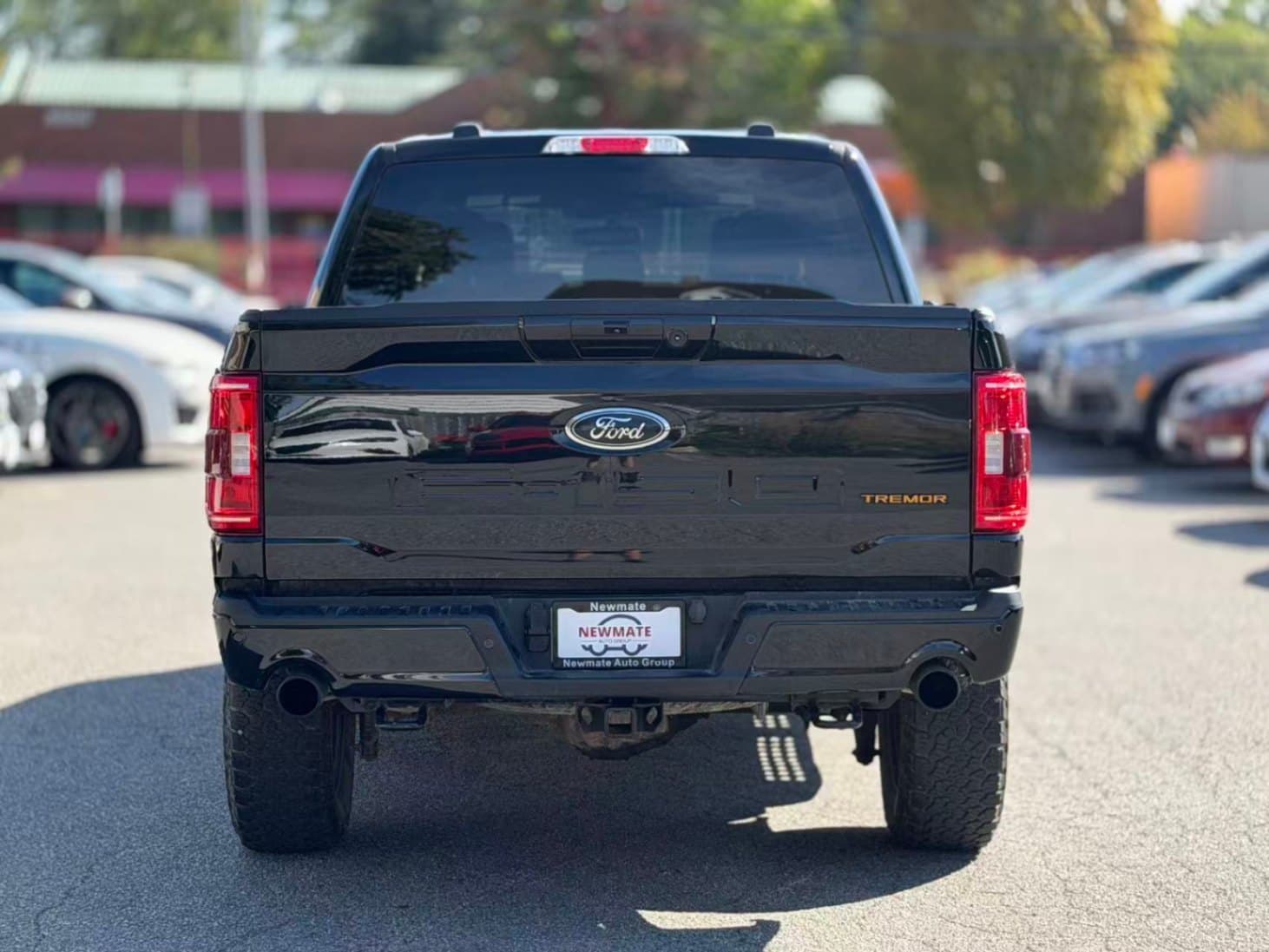 2023 Ford F-150 SuperCrew 5.5' Box TREMOR. LOCAL BC VEHICLE. FULL SERVICE RECORD. LOW KILOMETRES.