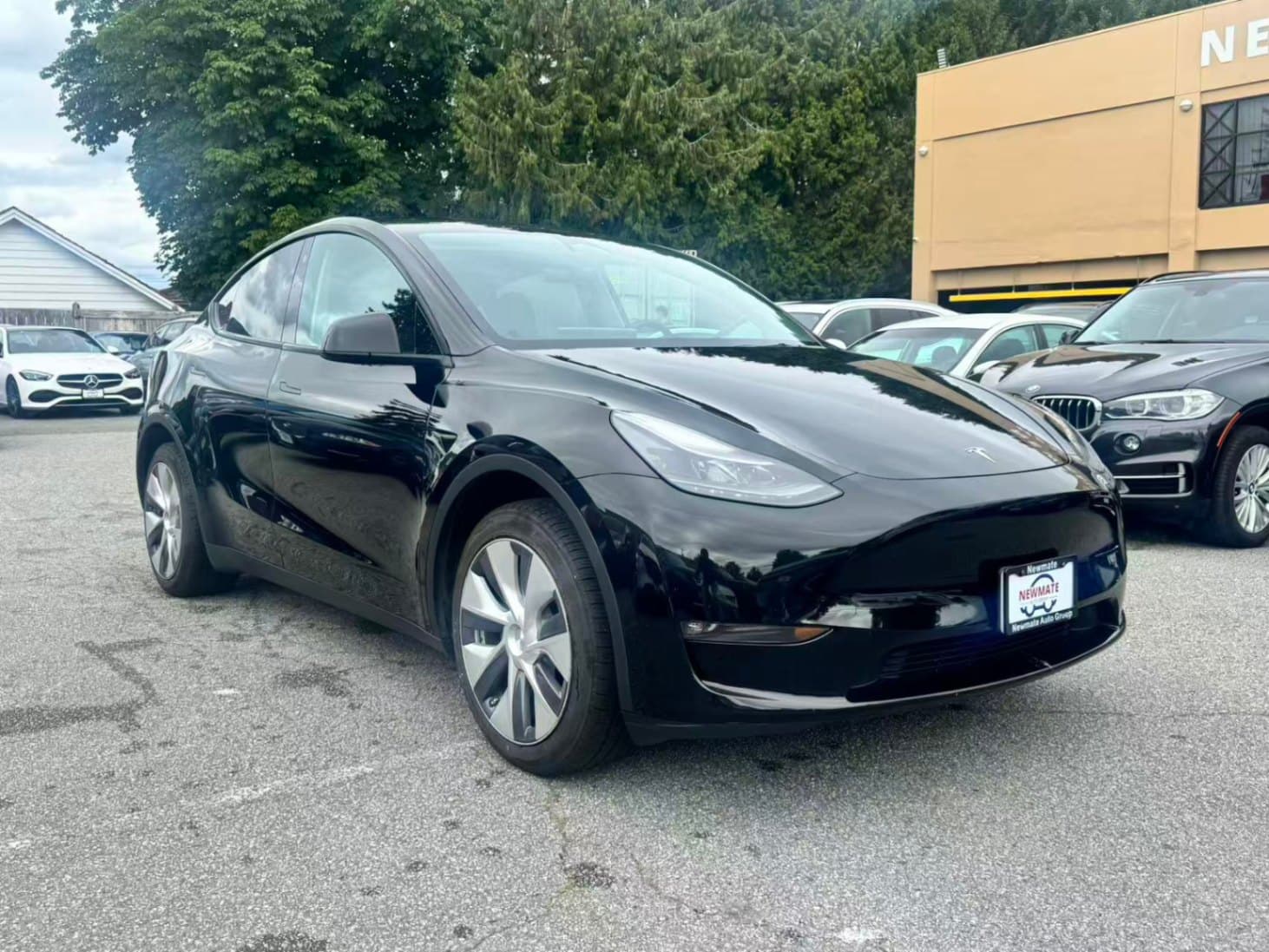 2023 Tesla Model Y Long Range. LOCAL BC VEHICLE. ONE OWNER. NO ACCIDENT.