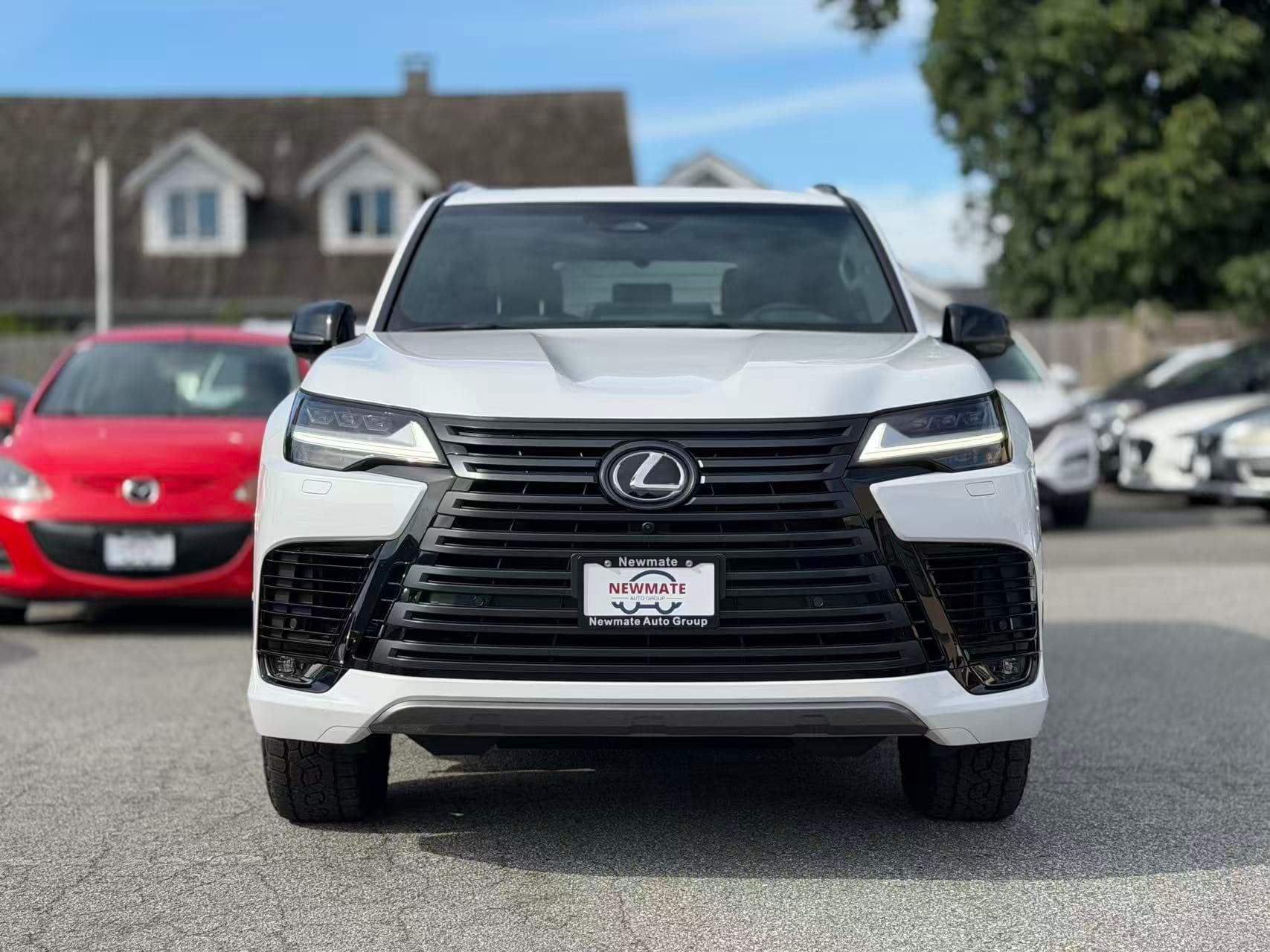 2025 Lexus LX LX 700h Overtrail+. LOCAL BC VEHICLE. NO ACCIDENT. ONE OWNER. LOW KILOMETRES.