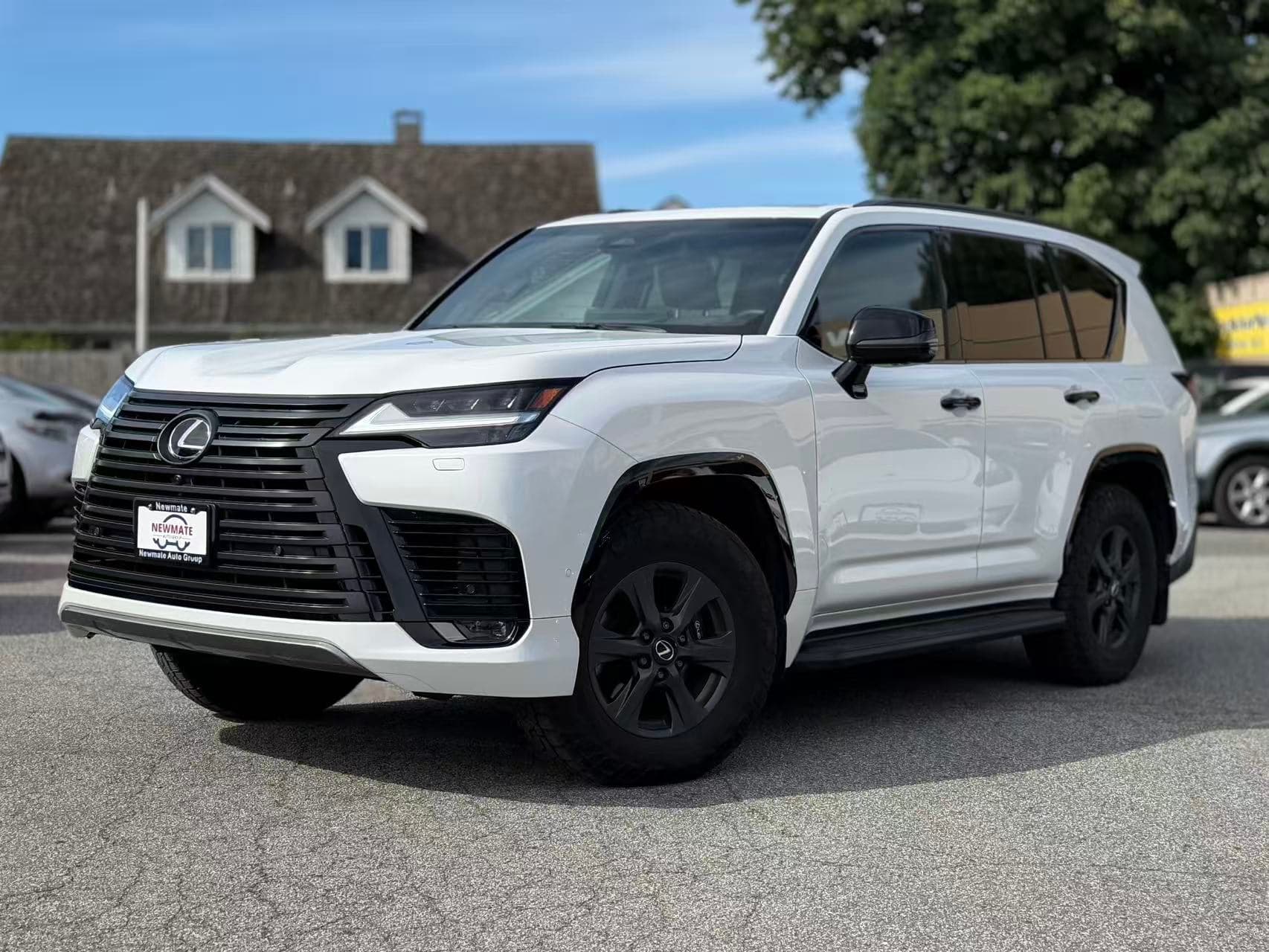2025 Lexus LX LX 700h Overtrail+. LOCAL BC VEHICLE. NO ACCIDENT. ONE OWNER. LOW KILOMETRES.