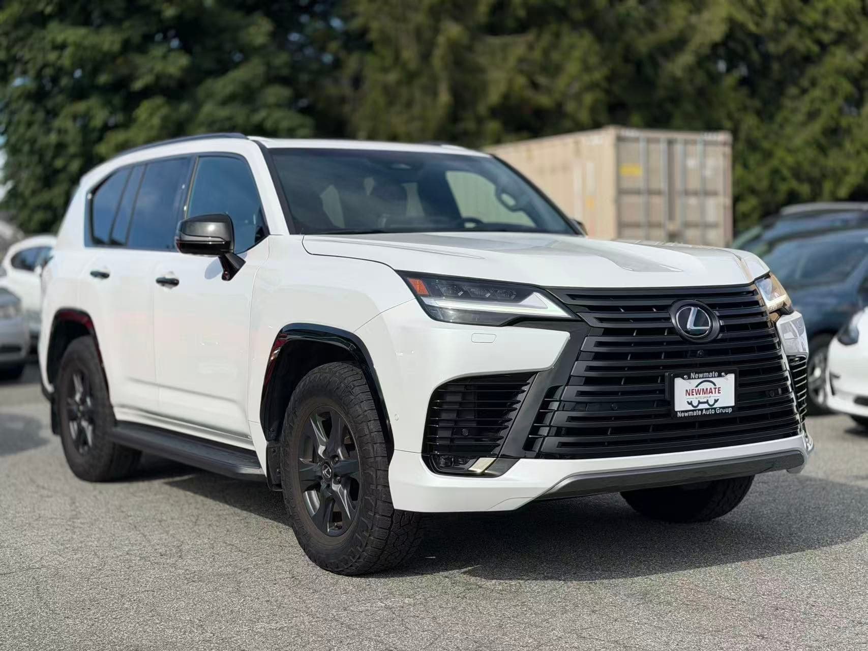 2025 Lexus LX LX 700h Overtrail+. LOCAL BC VEHICLE. NO ACCIDENT. ONE OWNER. LOW KILOMETRES.