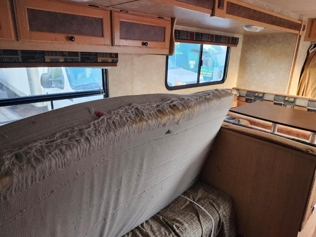 2011 KZ Coyote 20 feet X 7.5 feet, Sleeps 8 persons