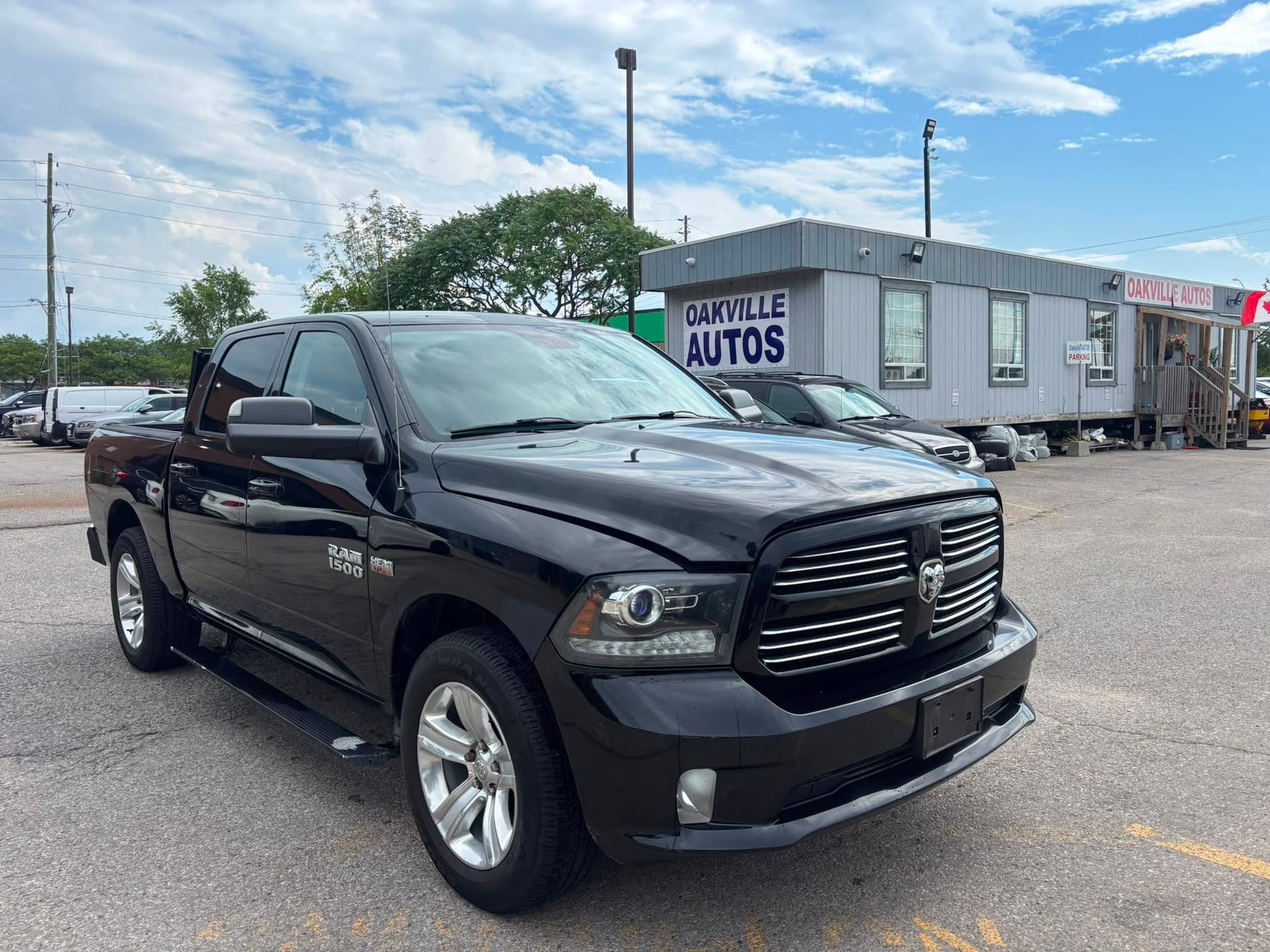 2014 Ram 1500 4WD Crew Cab 140.5" Sport