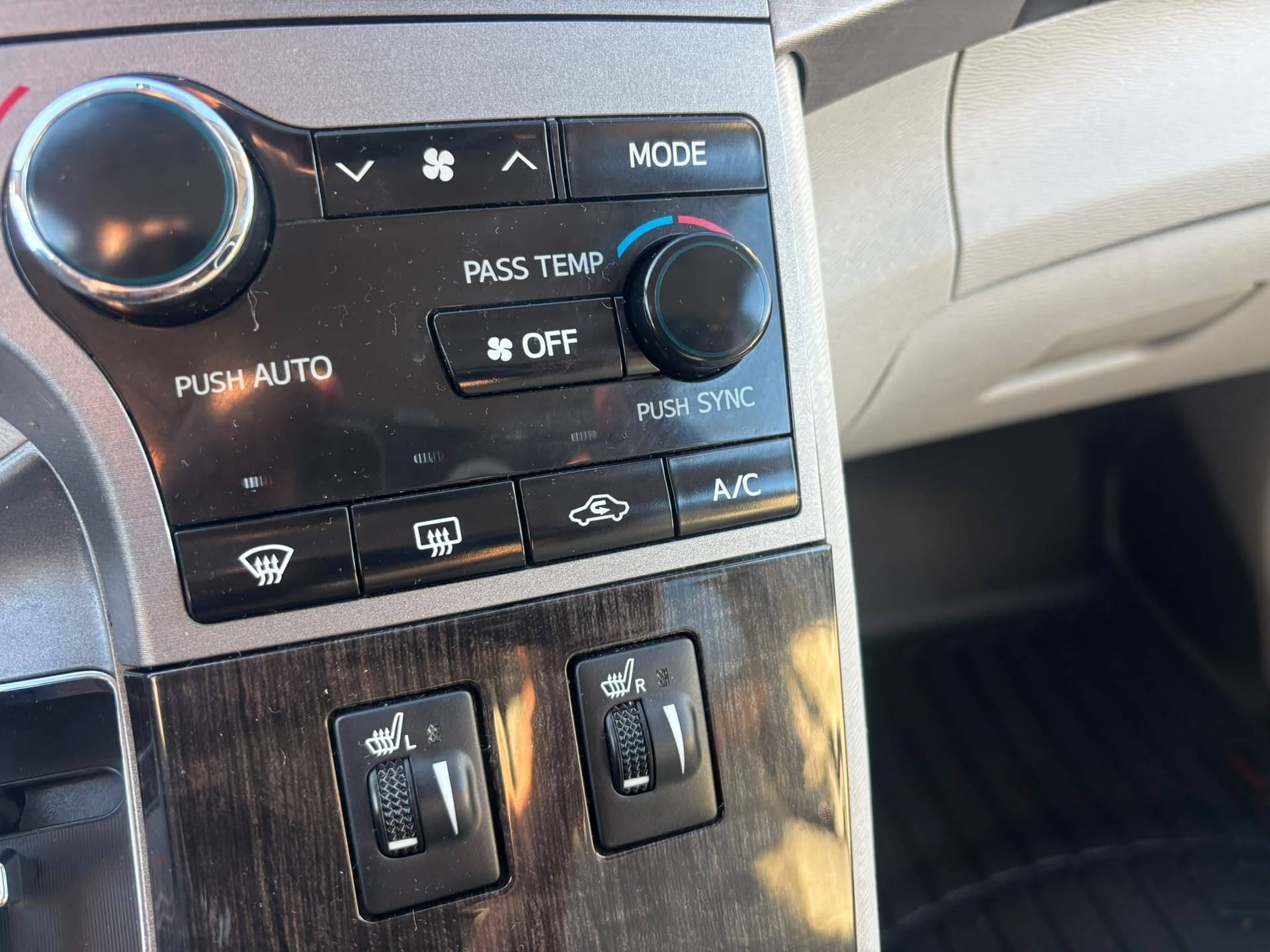 2014 Toyota Venza 4dr Wgn V6 AWD