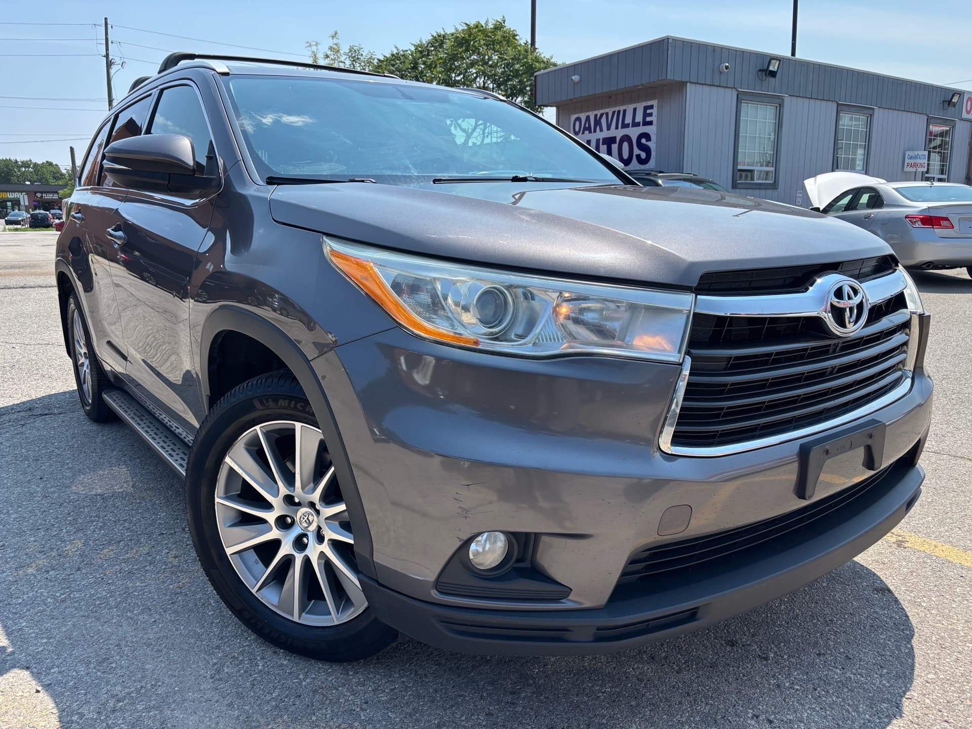2015 Toyota Highlander  XLE AWD 4dr