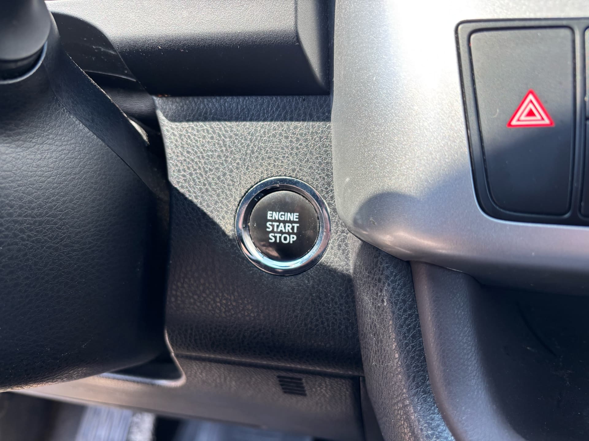 2015 Toyota Highlander  XLE AWD 4dr