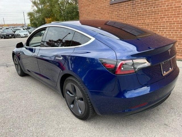2018 Tesla Model 3 
                LONG RANGE/AUTOPILOT/1 OWNER/NO REPORTED ACCIDENTS
