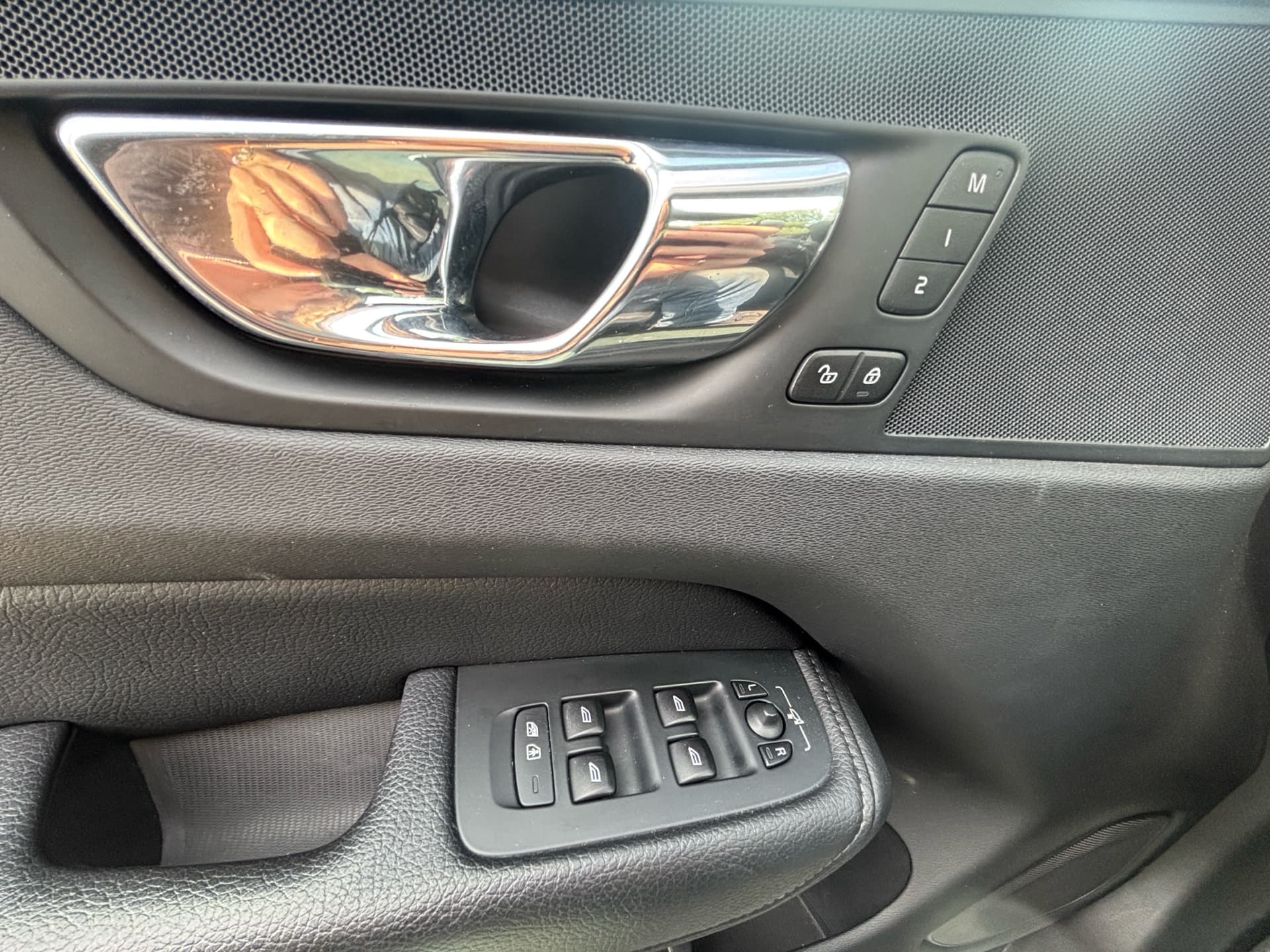 2018 Volvo XC60 T6 AWD Momentum