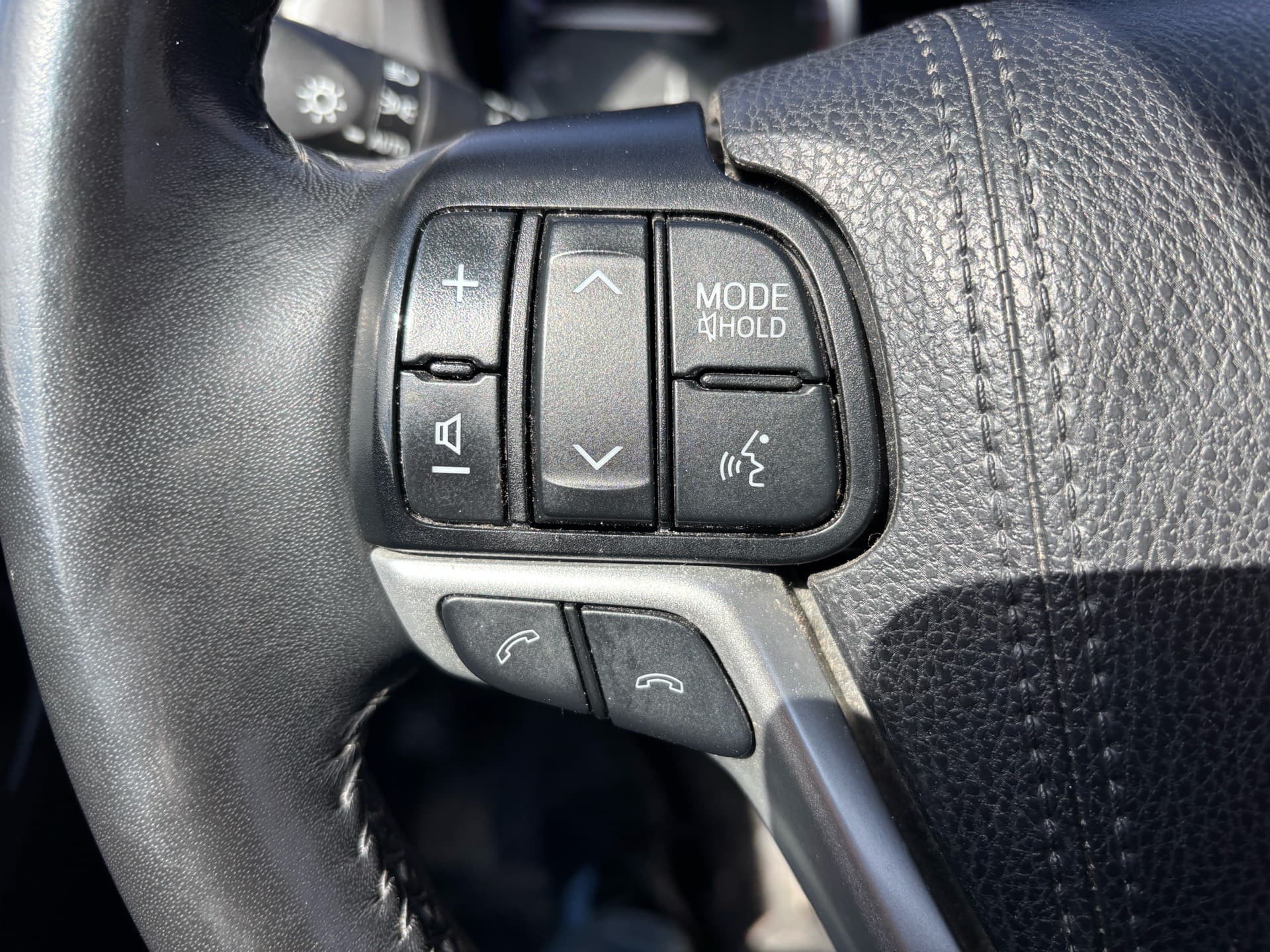 2019 Toyota Highlander AWD XLE, 8 Passenger, Navi,