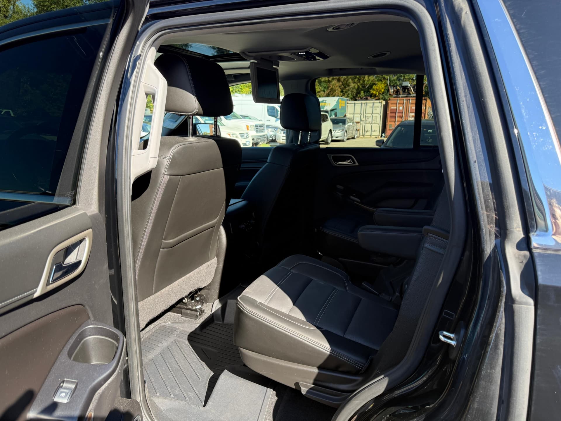 2020 GMC Yukon 4WD 4dr Denali-full loaded