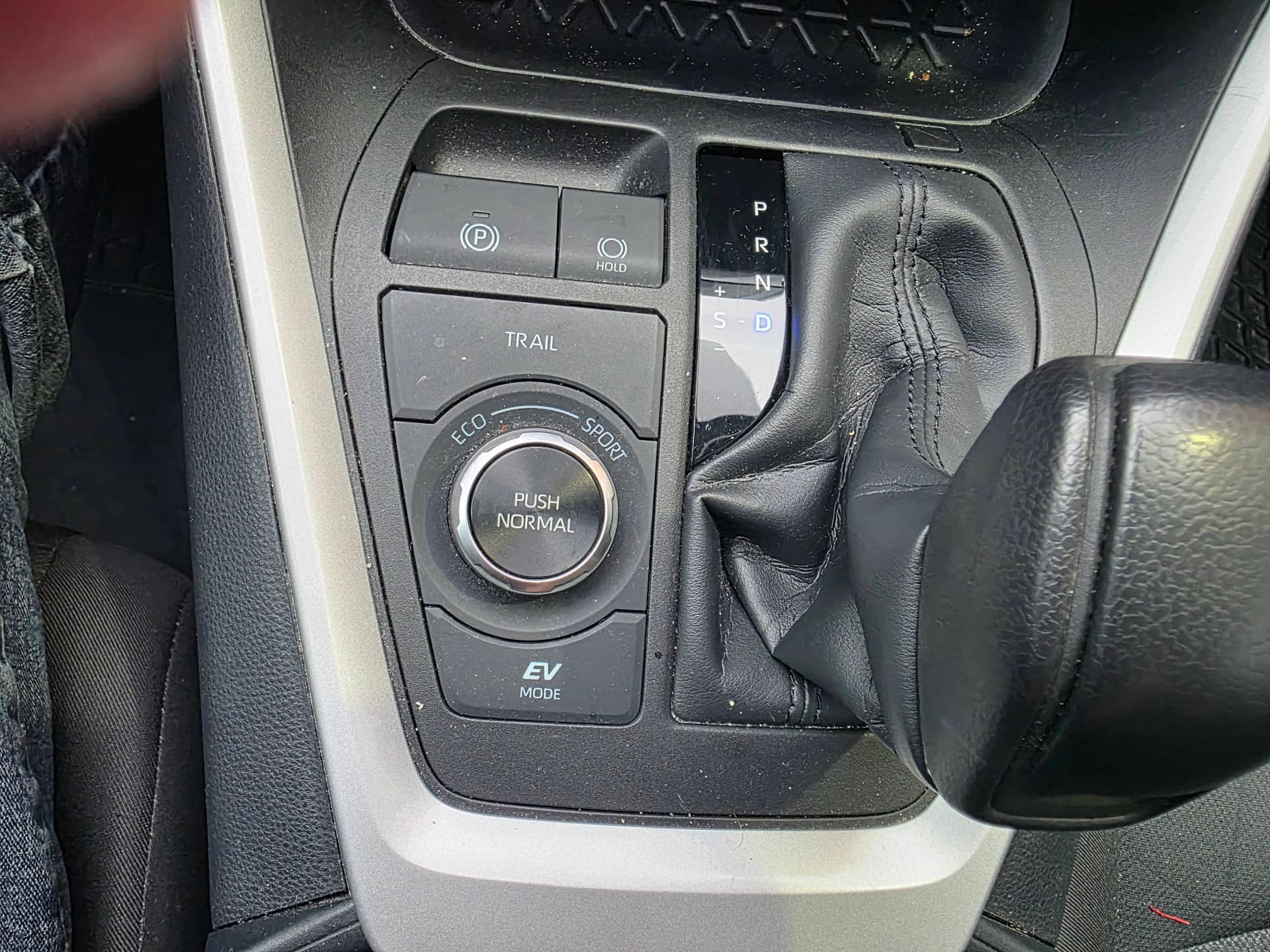 2025 Toyota RAV4 Hybrid LE AWD