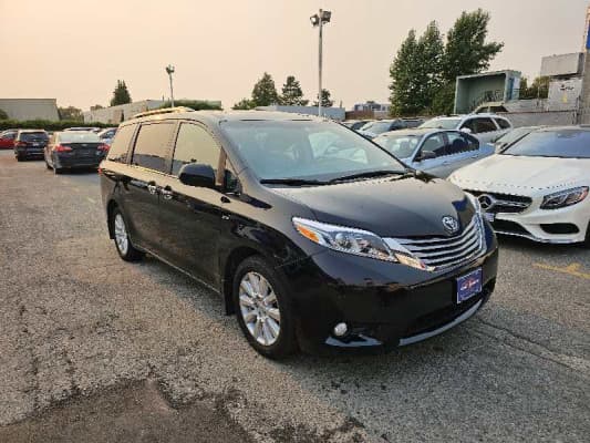 2017 Toyota Sienna 5dr XLE 7-Pass AWD