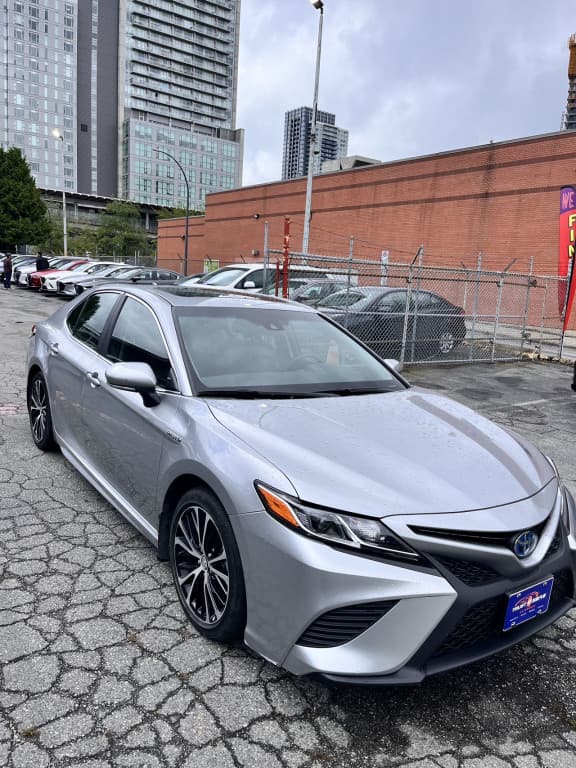 2018 Toyota Camry Hybrid SE 4dr Sedan CVT