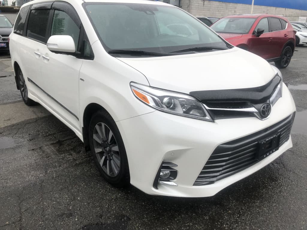 2019 Toyota Sienna XLE 7-Passenger AWD