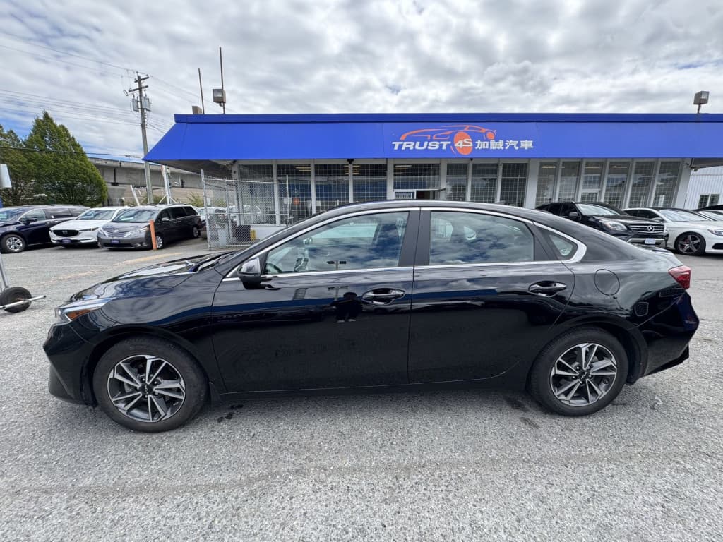 2022 Kia Forte EX