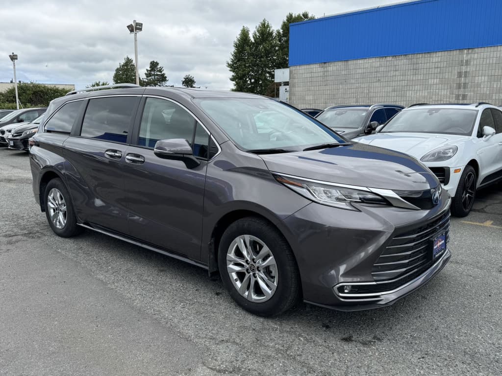2022 Toyota Sienna Limited