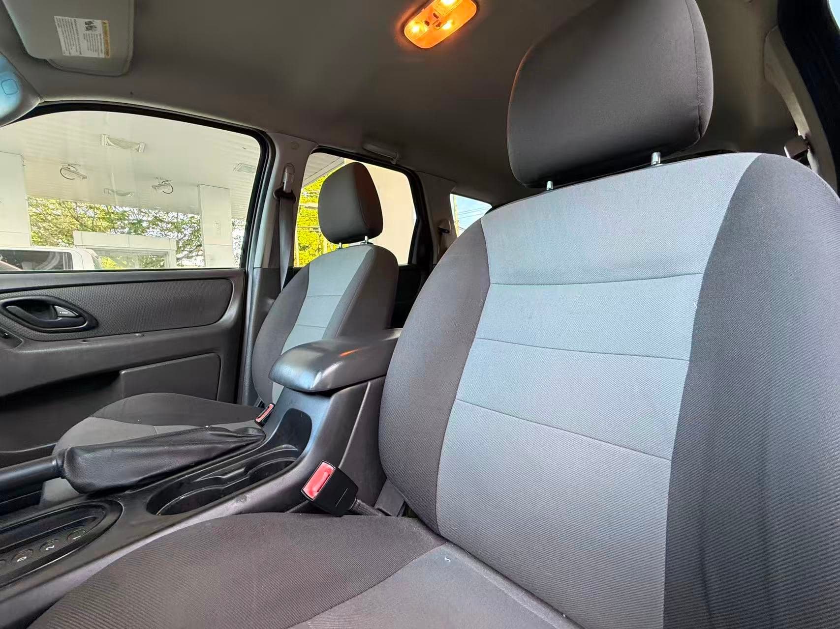2007 Ford Escape XLS/ CLEAN TITLE/ BC LOCAL