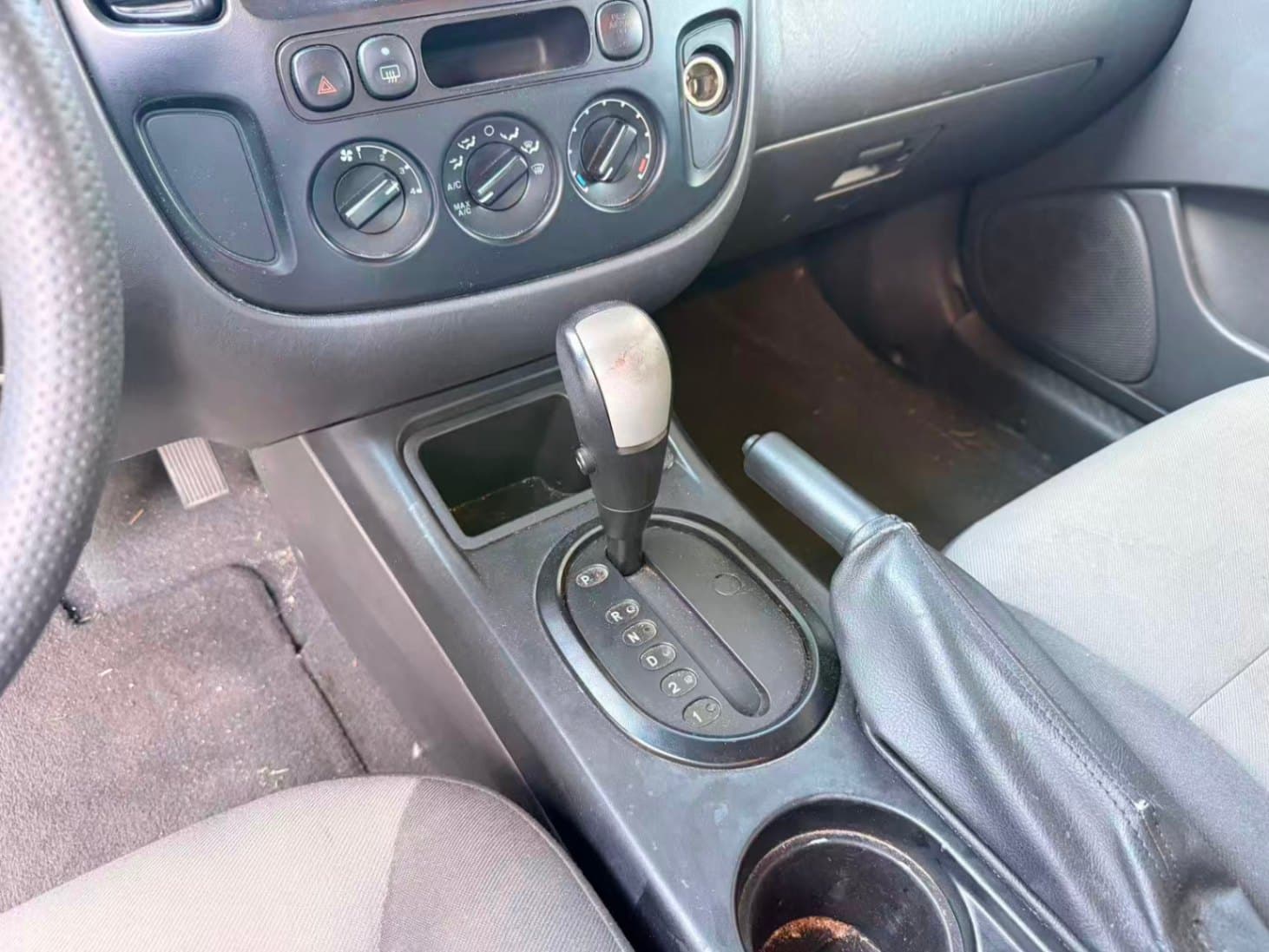 2007 Ford Escape XLS/ CLEAN TITLE/ BC LOCAL