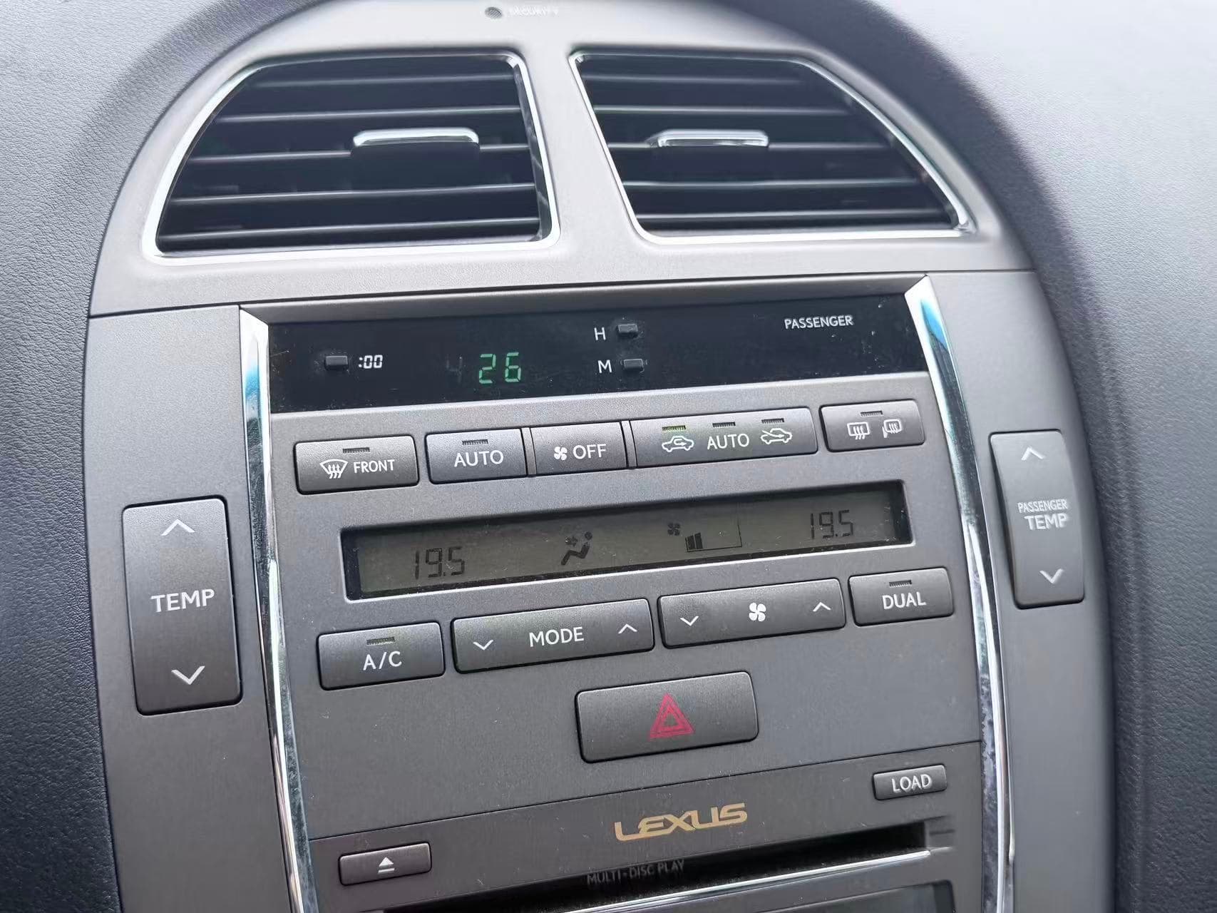2010 Lexus ES 4dr Sdn/ NO ACCIDENT/ NEW TIRES