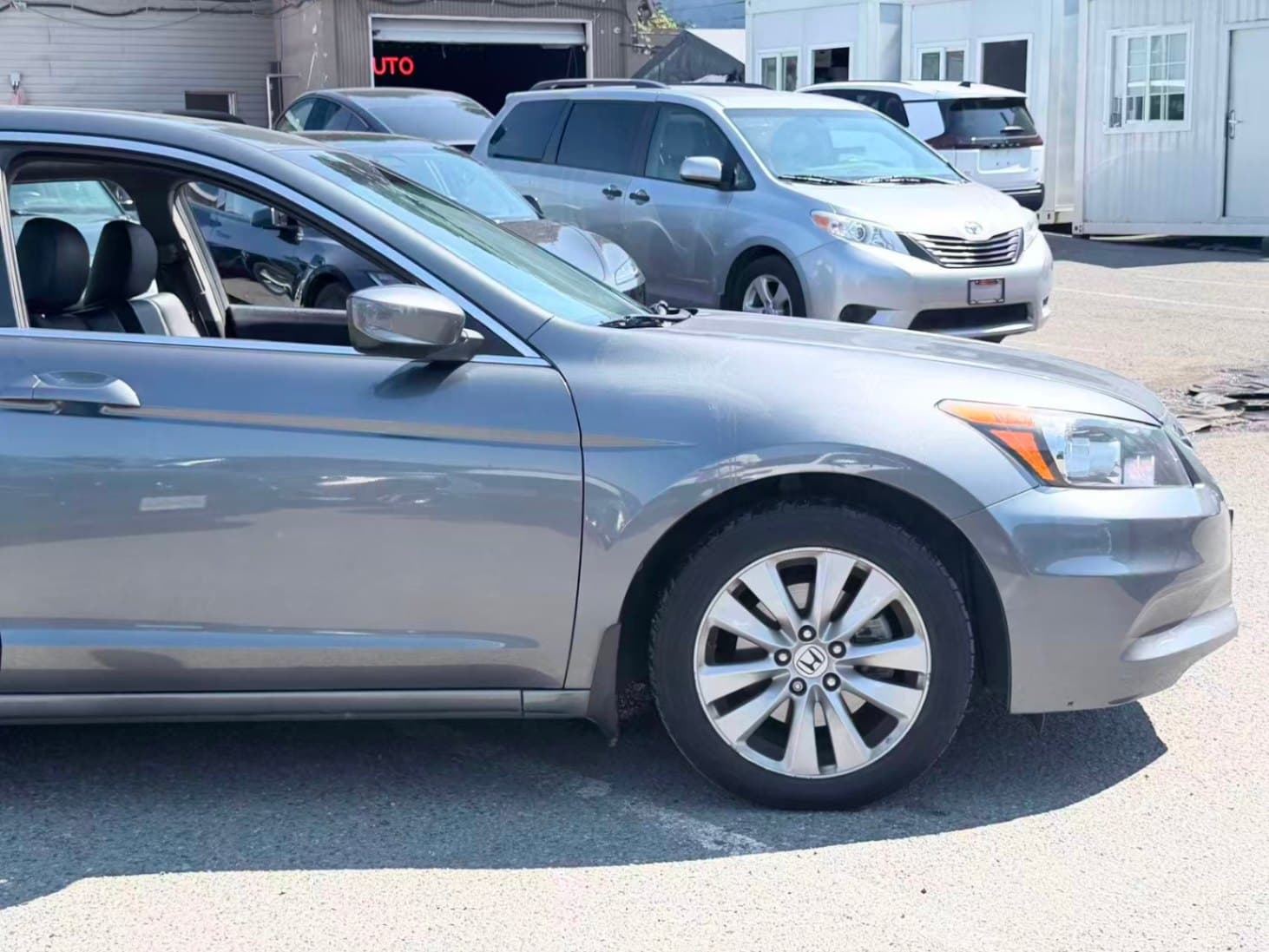2011 Honda Accord Auto EX-L/ CLEAN TITLE/ BC LOCAL