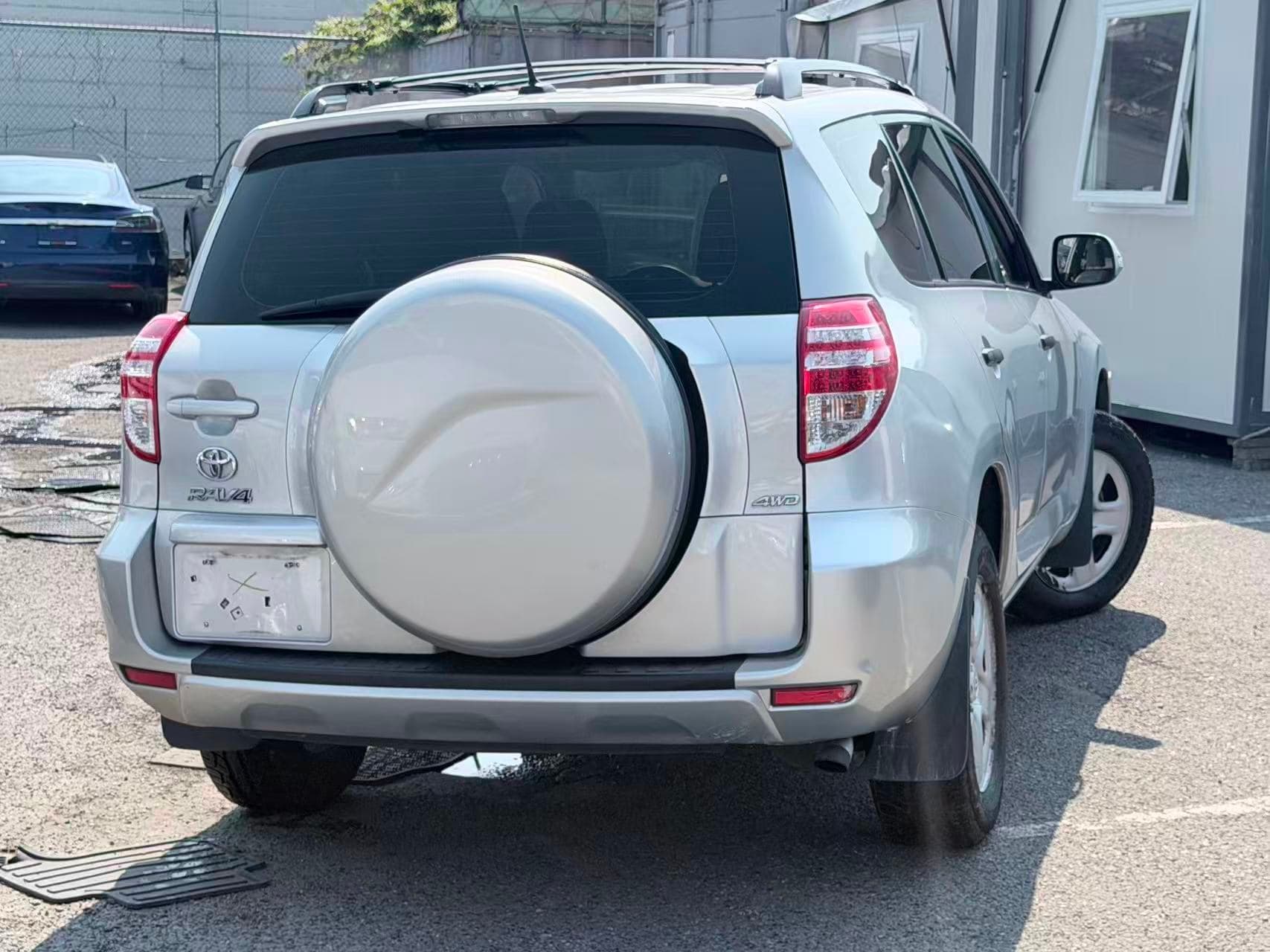 2011 Toyota RAV4 4WD/ CLEAN TITLE/ NAVIGATION SYSTEM/ BC LOCAL