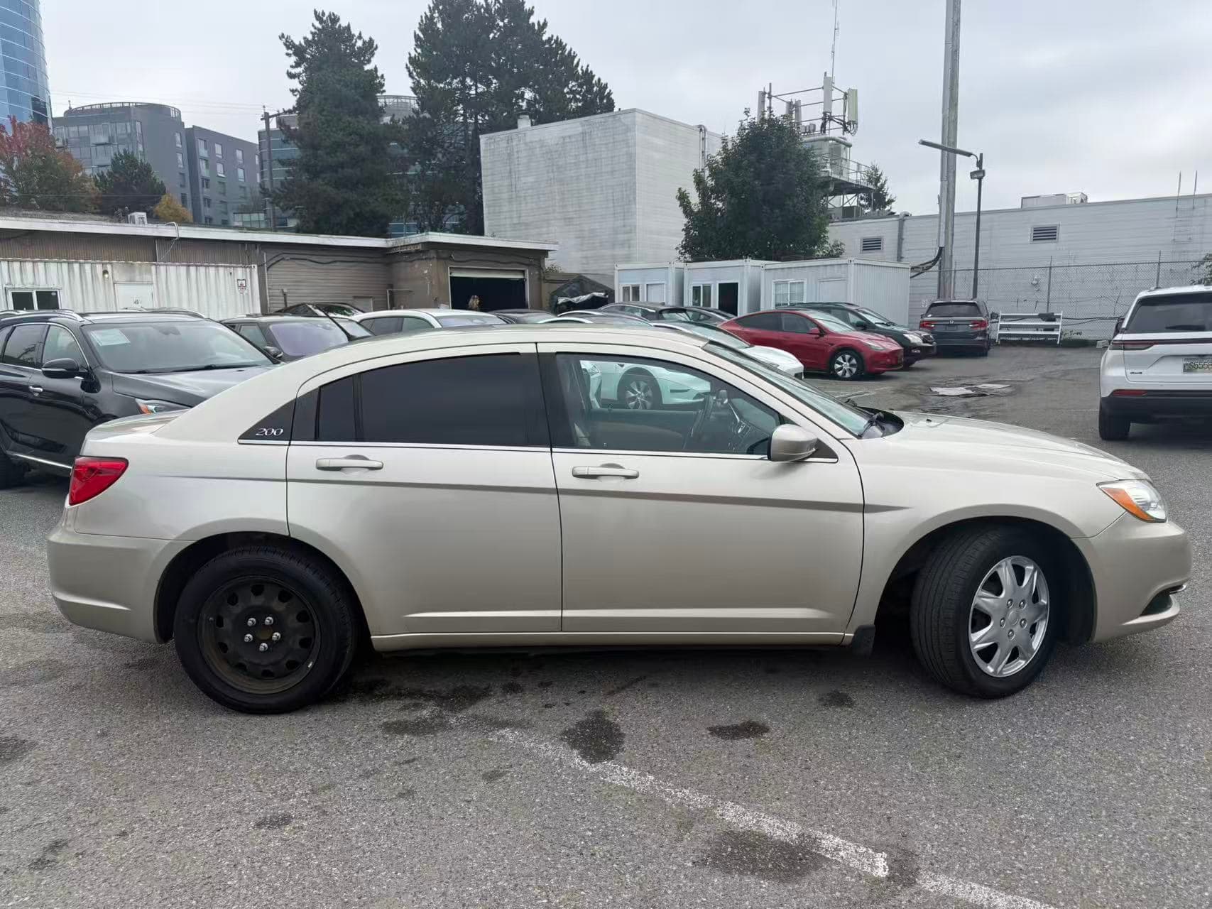 2013 Chrysler 200 4dr Sdn LX No Accidents, BC Local