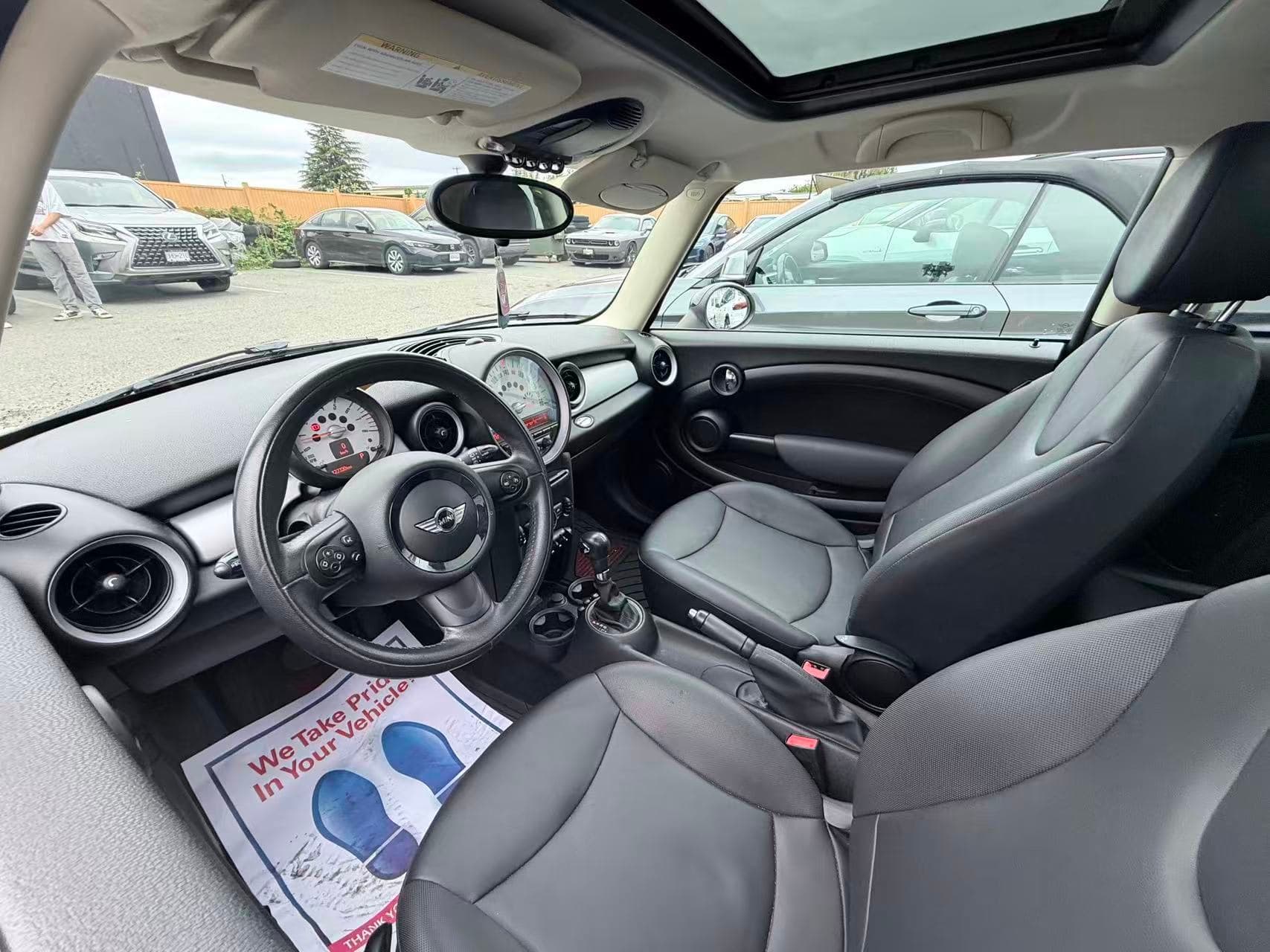 2013 MINI Cooper Knightsbridge Classic/ CLEAN TITLE/ BC LOCAL