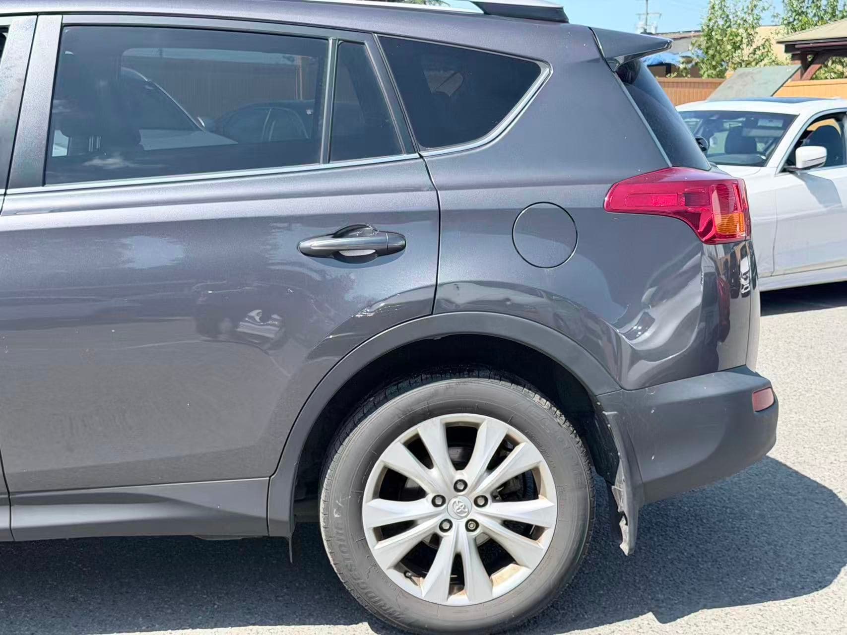2013 Toyota RAV4 AWD LIMITED/ CLEAN TITLE/ BC LOCAL