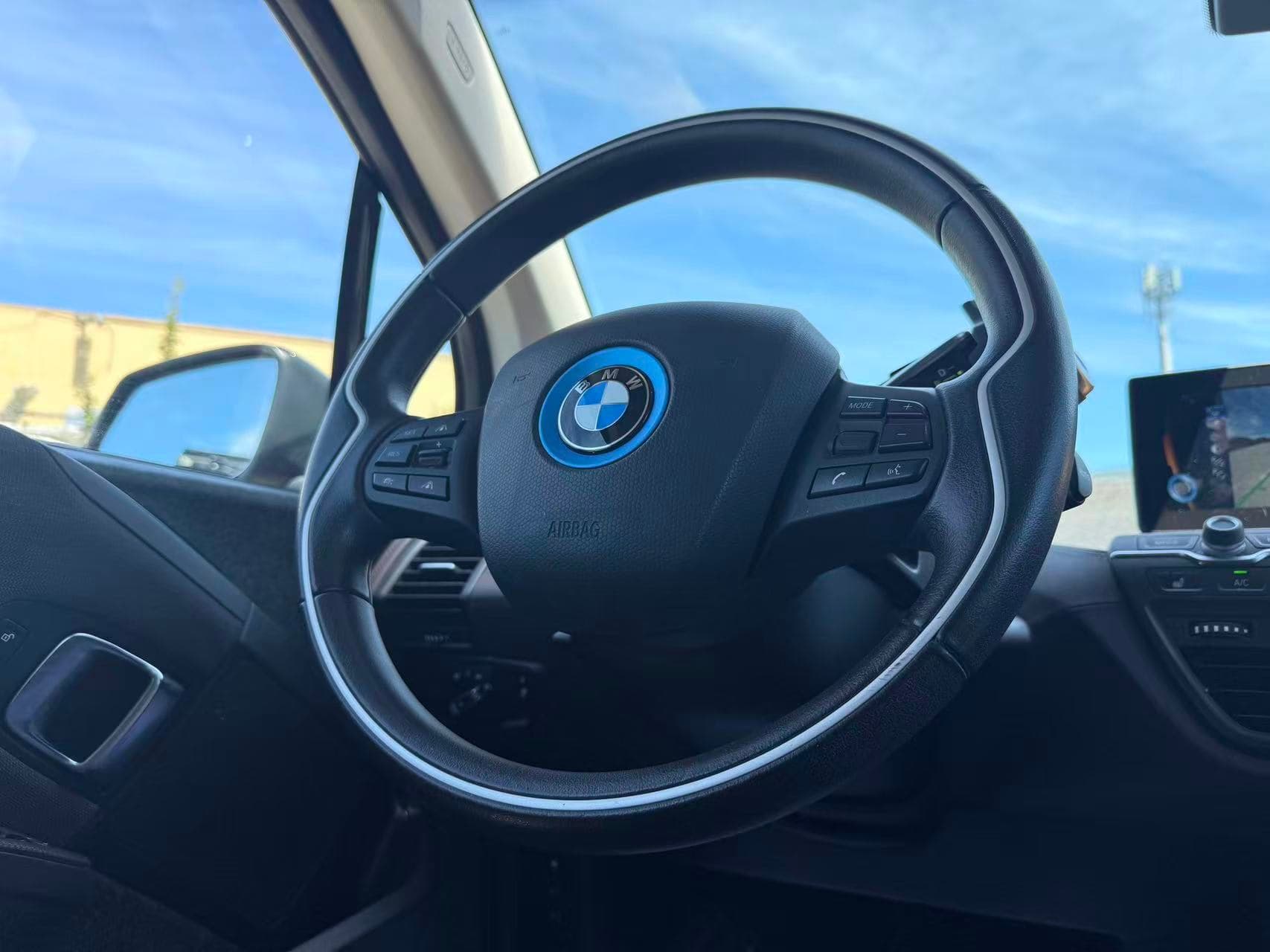 2016 BMW i3 HB w/Range Extender/ CLEAN TITLE/ BC LOCAL/ HERMAN KARDON SPEAKER