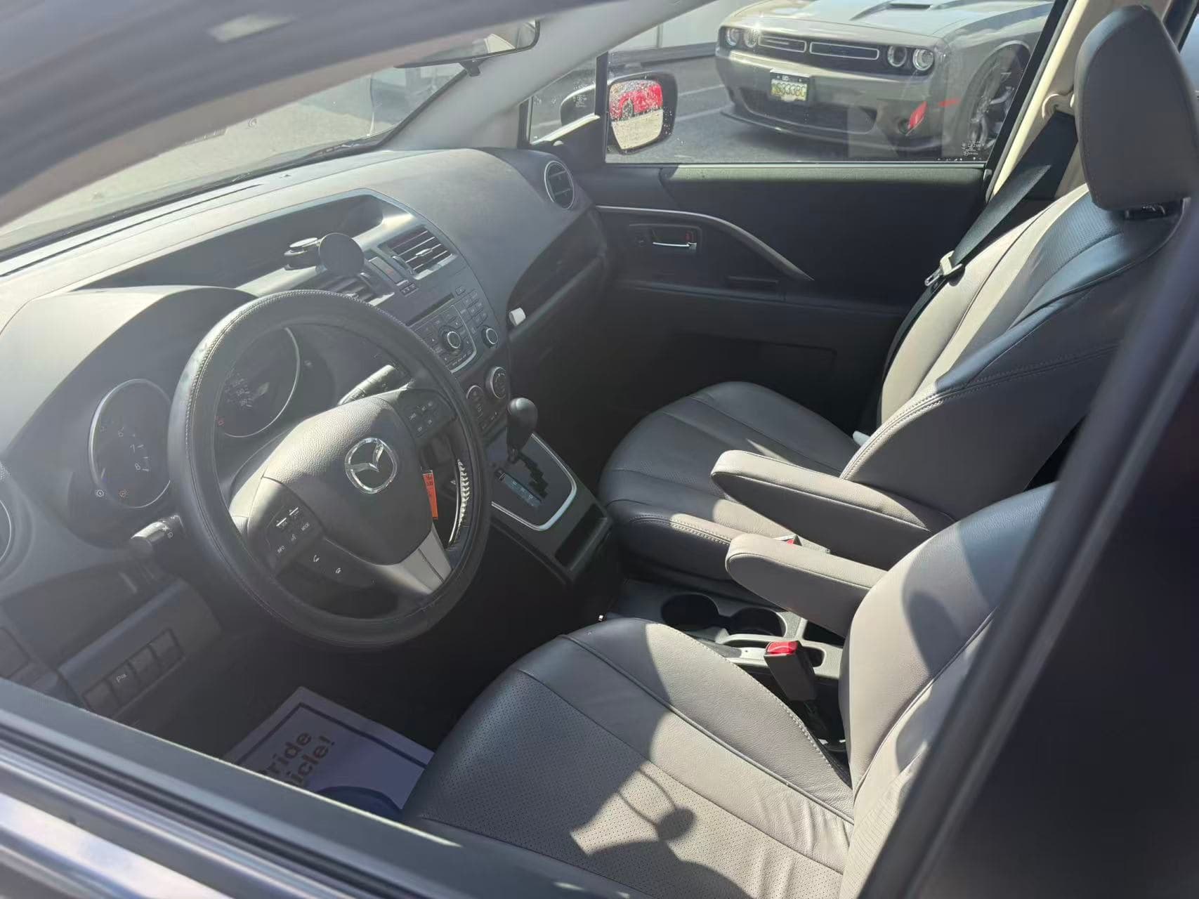 2016 Mazda Mazda5 Touring/ CLEAN TITLE/ BC LOCAL