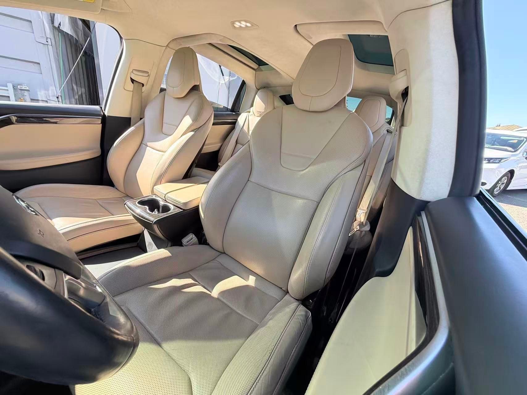 2016 Tesla Model X 90D/ NO ACCIDENT/ 6 SEATER/ LIFETIME FREE SUPERCHARGE