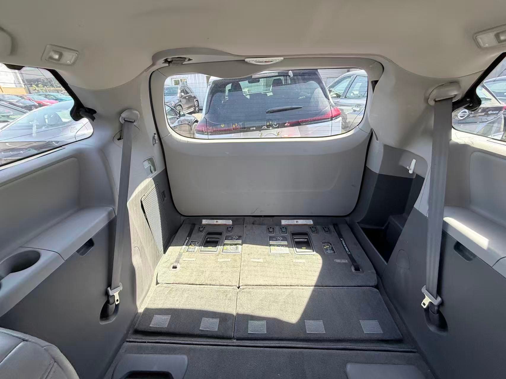 2017 Toyota Sienna XLE 7-Pass AWD/ CLEAN TITLE/ BC LOCAL
